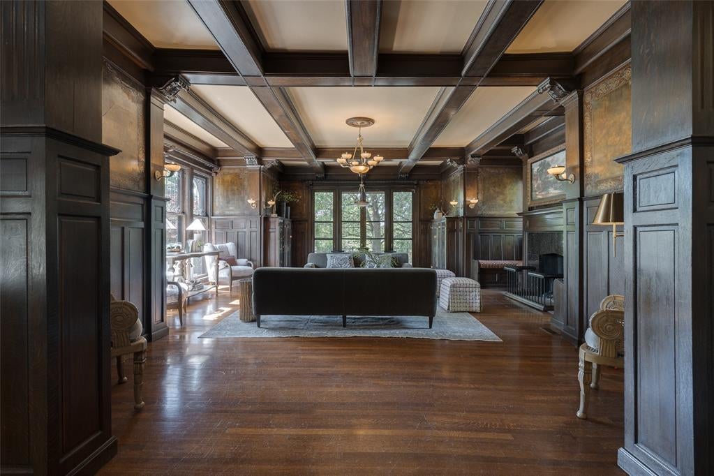 Oklahoma City, Oklahoma, 73103, United States, 5 Bedrooms Bedrooms, ,6 BathroomsBathrooms,Residential,Active,1810381