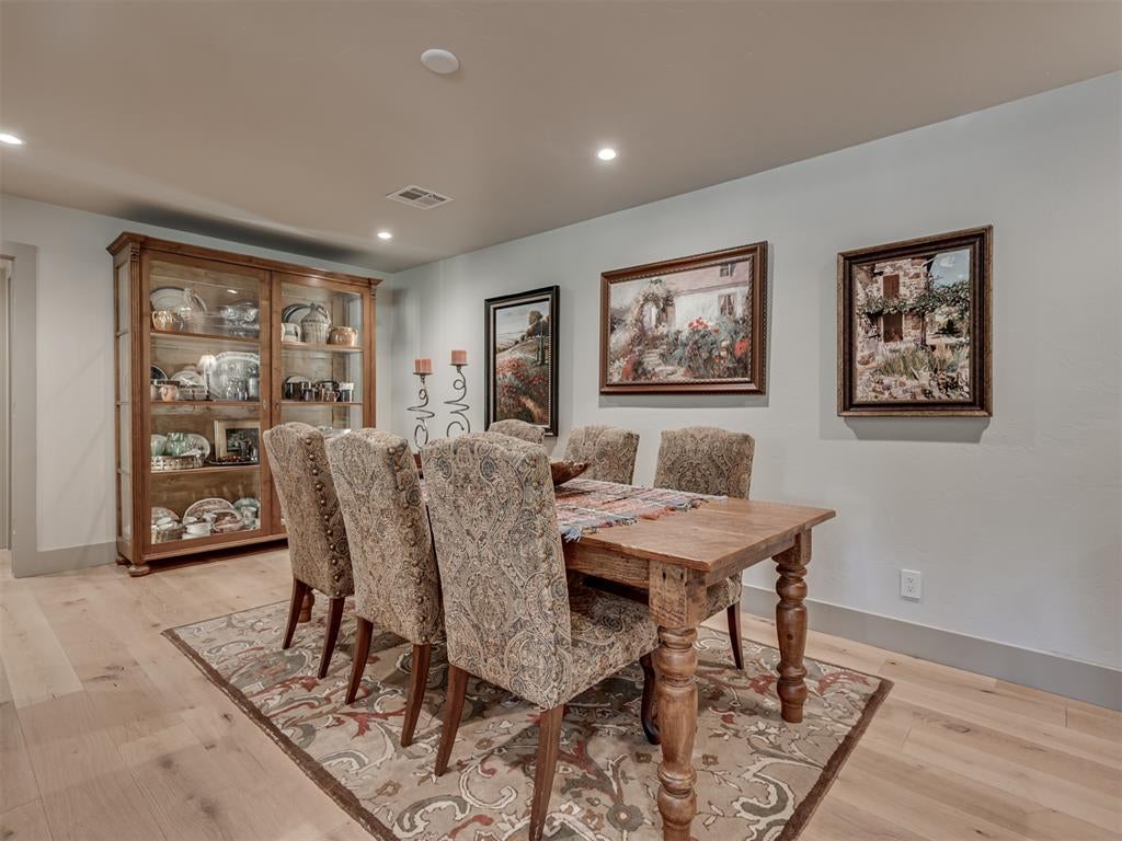 Edmond, Oklahoma, 73034, United States, 4 Bedrooms Bedrooms, ,5 BathroomsBathrooms,Residential,Active,1944017