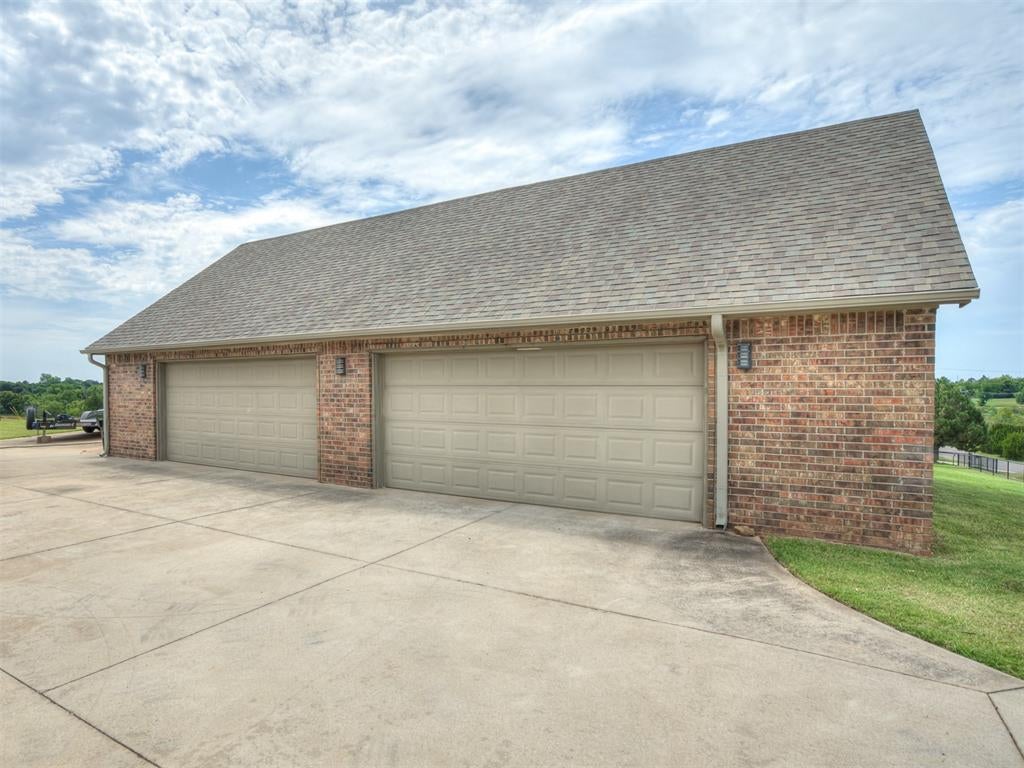 Tuttle, Oklahoma, 73089, United States, 4 Bedrooms Bedrooms, ,4 BathroomsBathrooms,Residential,Active,1899867