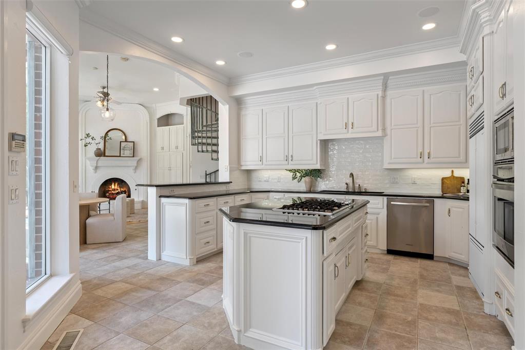 Norman, Oklahoma, 73072, United States, 5 Bedrooms Bedrooms, ,6 BathroomsBathrooms,Residential,Active,1894789