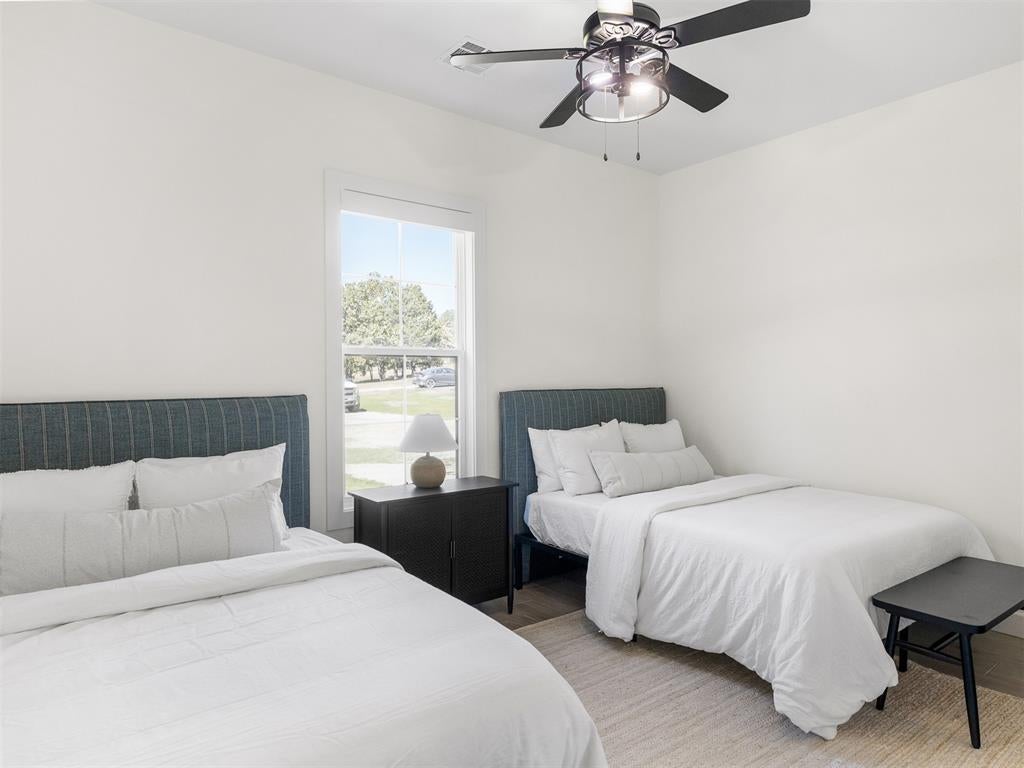 Eufaula, Oklahoma, 74432, United States, 5 Bedrooms Bedrooms, ,6 BathroomsBathrooms,Residential,Active,1905121