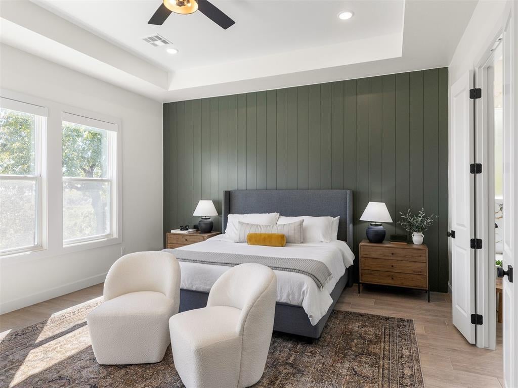 Eufaula, Oklahoma, 74432, United States, 5 Bedrooms Bedrooms, ,6 BathroomsBathrooms,Residential,Active,2015226