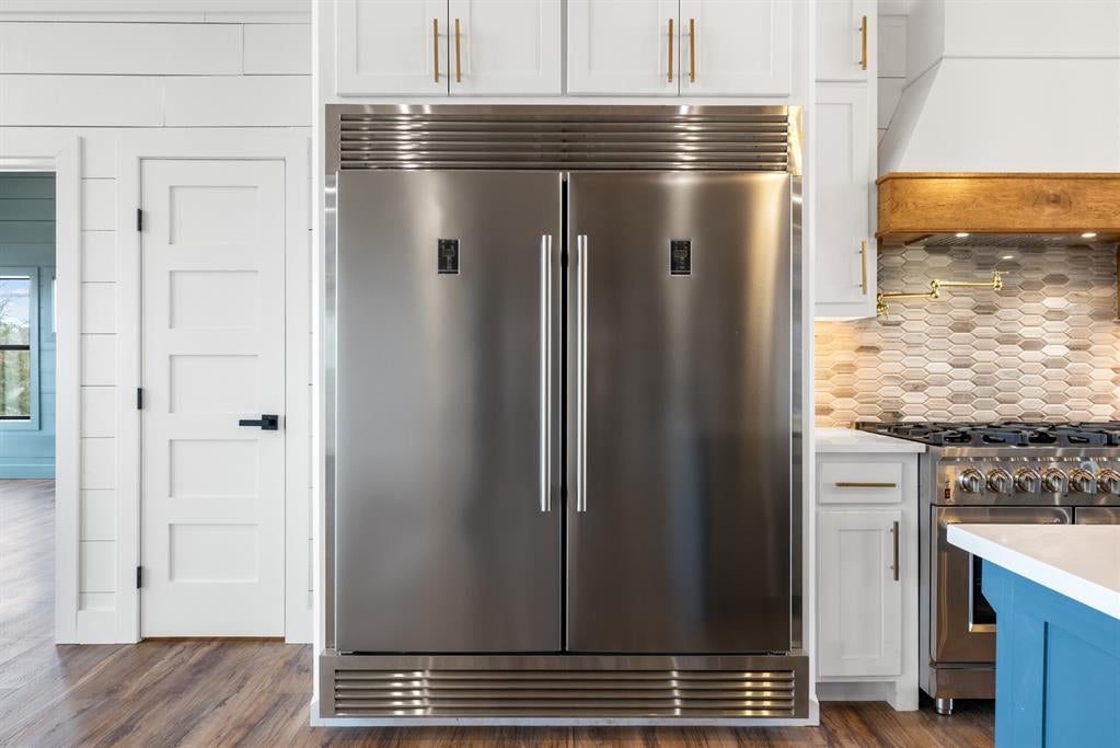 Broken Bow, Oklahoma, 74728, United States, 4 Bedrooms Bedrooms, ,4 BathroomsBathrooms,Residential,Active,1898222