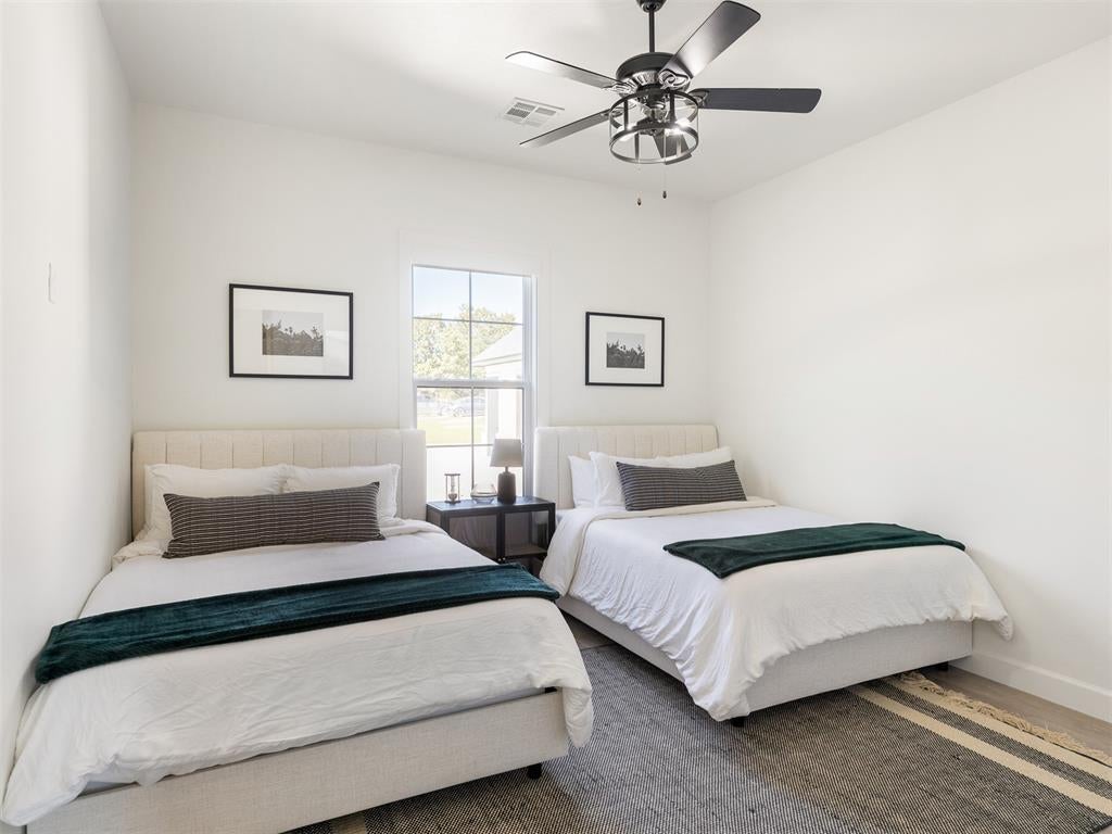 Eufaula, Oklahoma, 74432, United States, 5 Bedrooms Bedrooms, ,6 BathroomsBathrooms,Residential,Active,1905121