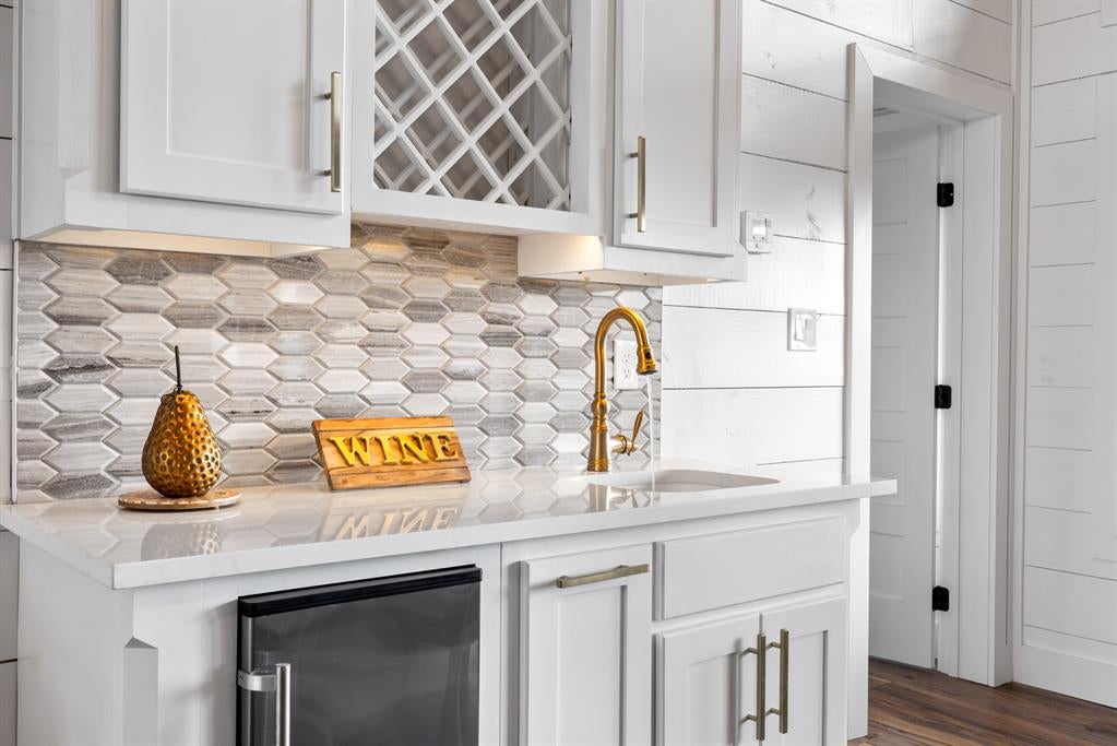 Broken Bow, Oklahoma, 74728, United States, 4 Bedrooms Bedrooms, ,4 BathroomsBathrooms,Residential,Active,1898222