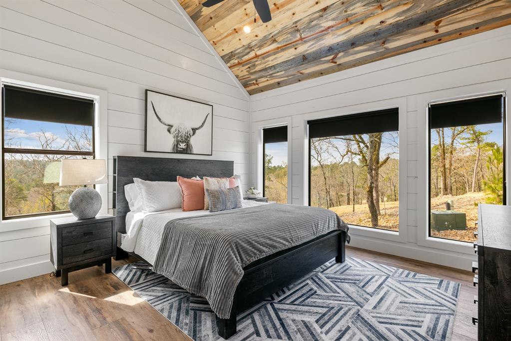 Broken Bow, Oklahoma, 74728, United States, 4 Bedrooms Bedrooms, ,4 BathroomsBathrooms,Residential,Active,1898222