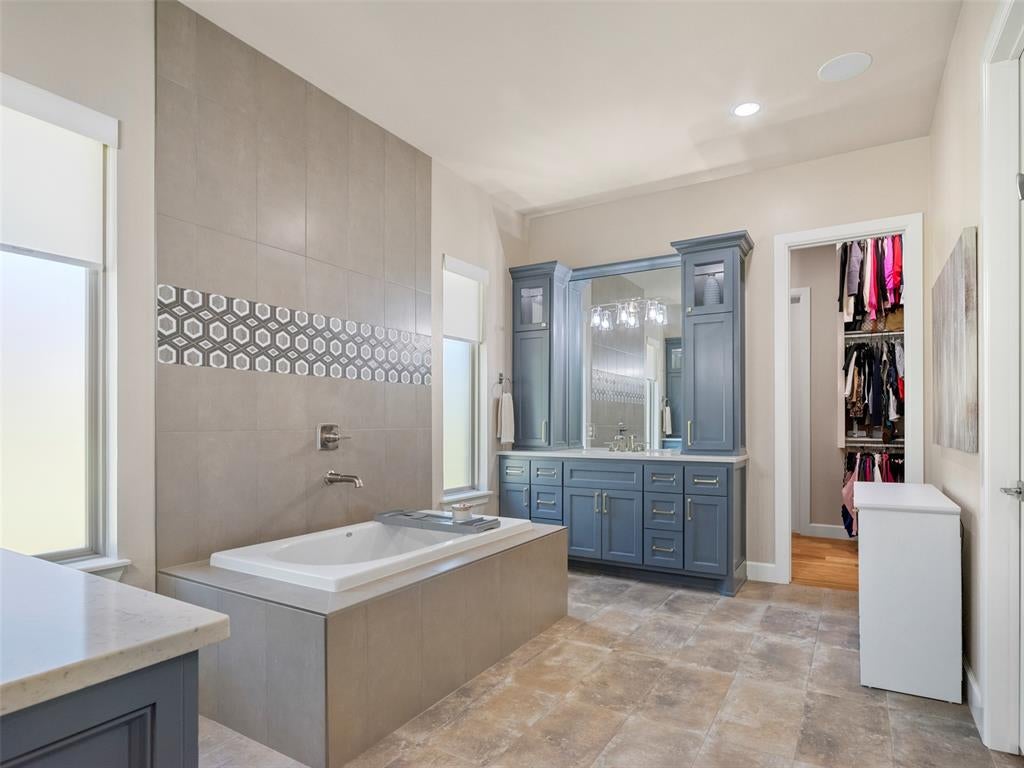 Edmond, Oklahoma, 73034, United States, 4 Bedrooms Bedrooms, ,4 BathroomsBathrooms,Residential,Active,1968109