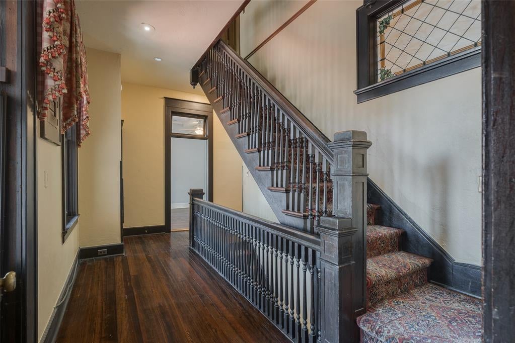 Oklahoma City, Oklahoma, 73103, United States, 5 Bedrooms Bedrooms, ,6 BathroomsBathrooms,Residential,Active,1810381