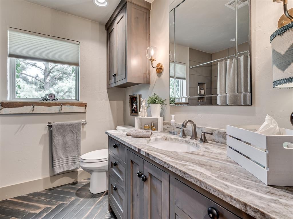 Edmond, Oklahoma, 73034, United States, 4 Bedrooms Bedrooms, ,5 BathroomsBathrooms,Residential,Active,1944017