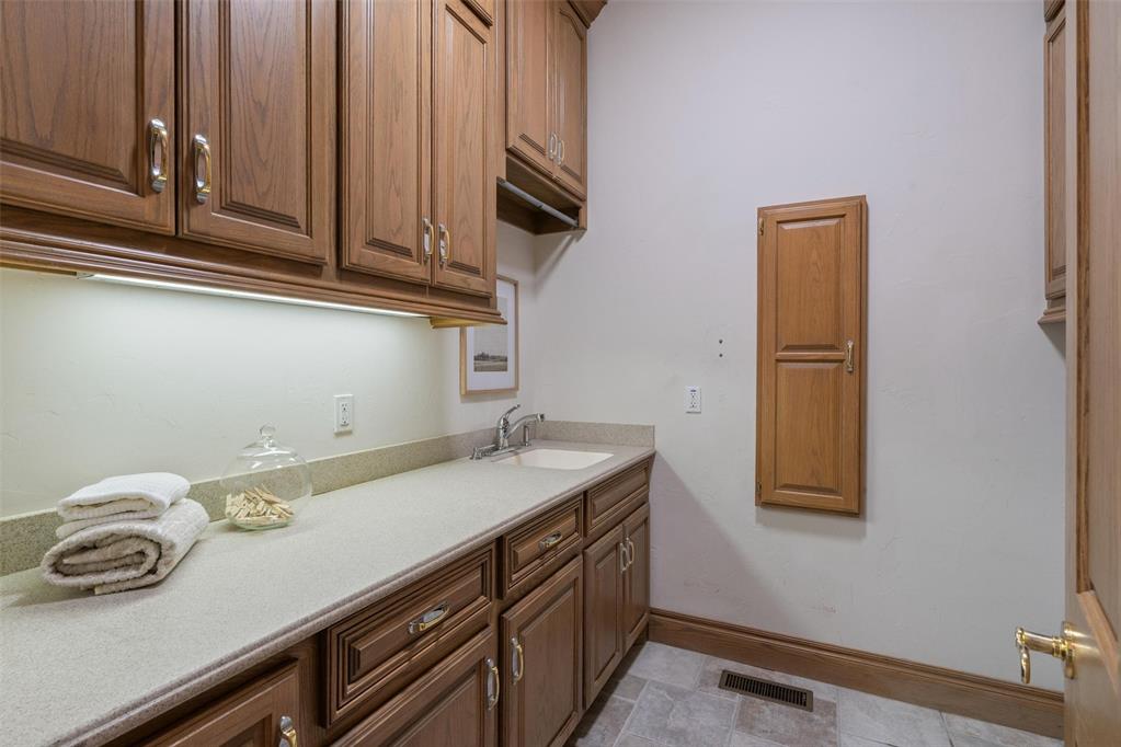 Norman, Oklahoma, 73072, United States, 5 Bedrooms Bedrooms, ,6 BathroomsBathrooms,Residential,Active,1894789