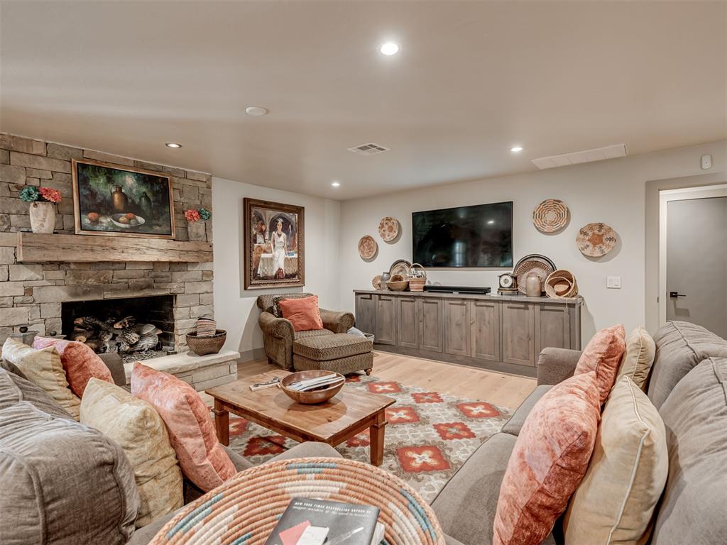Edmond, Oklahoma, 73034, United States, 4 Bedrooms Bedrooms, ,5 BathroomsBathrooms,Residential,Active,1944017