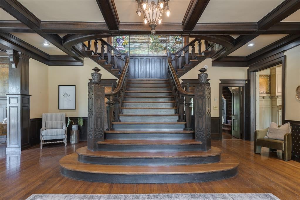 Oklahoma City, Oklahoma, 73103, United States, 5 Bedrooms Bedrooms, ,6 BathroomsBathrooms,Residential,Active,1810381