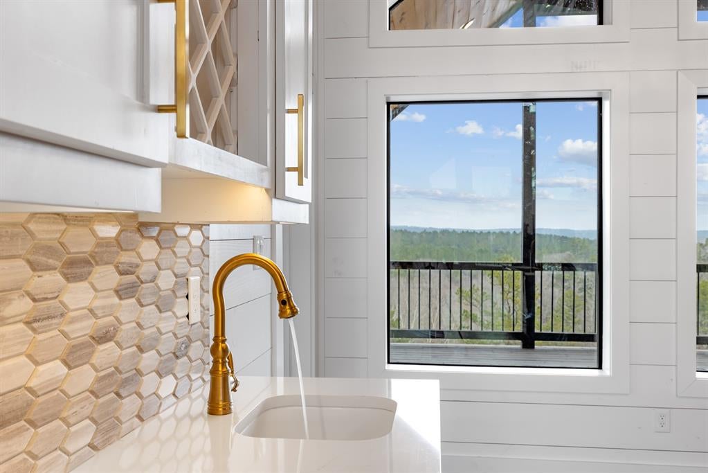 Broken Bow, Oklahoma, 74728, United States, 4 Bedrooms Bedrooms, ,4 BathroomsBathrooms,Residential,Active,1898222