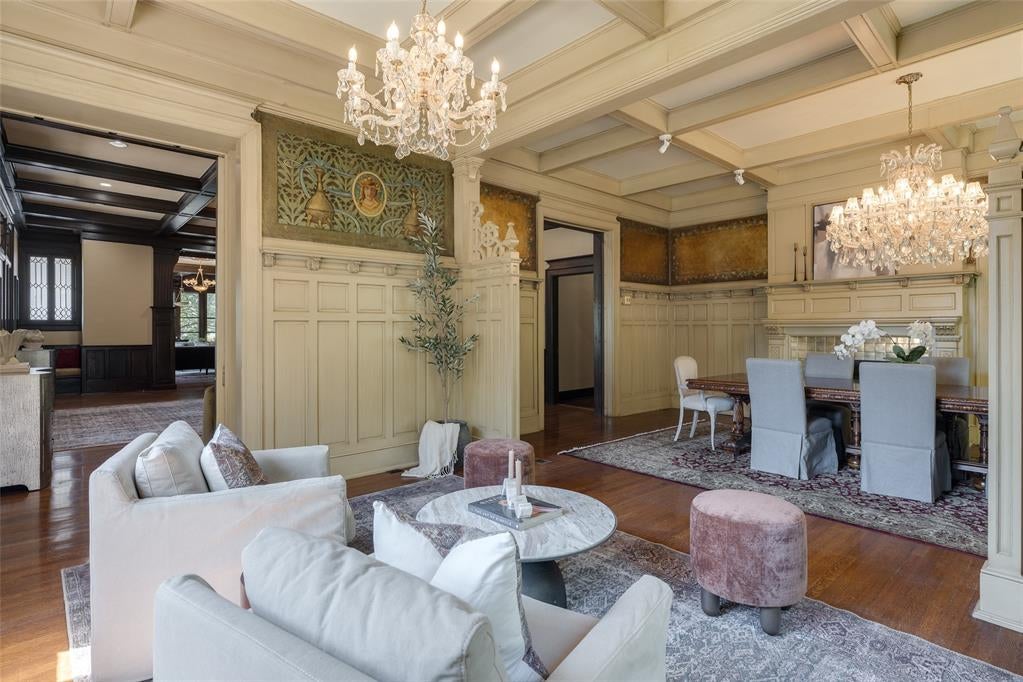 Oklahoma City, Oklahoma, 73103, United States, 5 Bedrooms Bedrooms, ,6 BathroomsBathrooms,Residential,Active,1810381