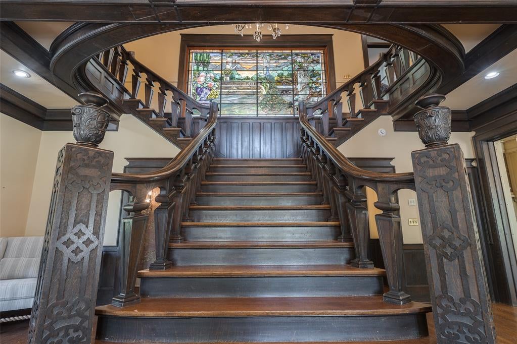 Oklahoma City, Oklahoma, 73103, United States, 5 Bedrooms Bedrooms, ,6 BathroomsBathrooms,Residential,Active,1810381