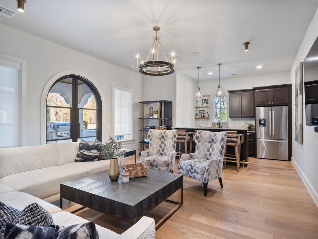 Jones, Oklahoma, 73049, United States, 6 Bedrooms Bedrooms, ,7 BathroomsBathrooms,Residential,Active,1953423