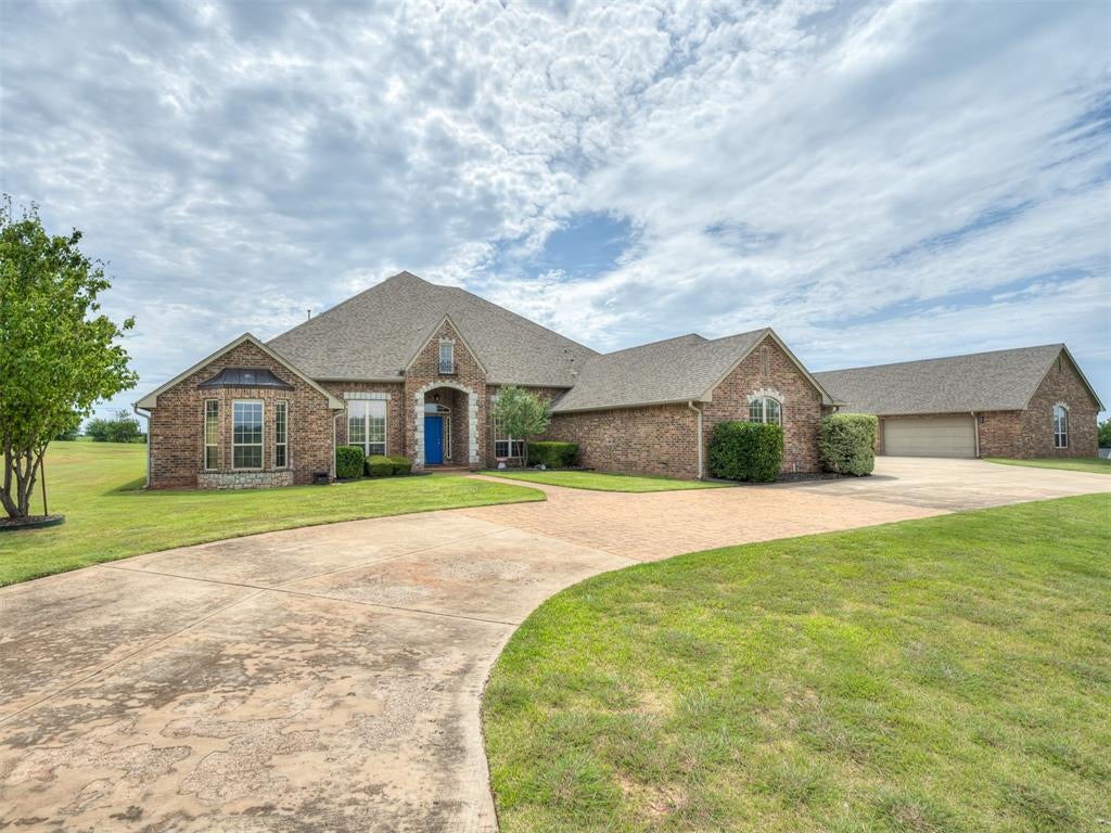 Tuttle, Oklahoma, 73089, United States, 4 Bedrooms Bedrooms, ,4 BathroomsBathrooms,Residential,Active,1899867
