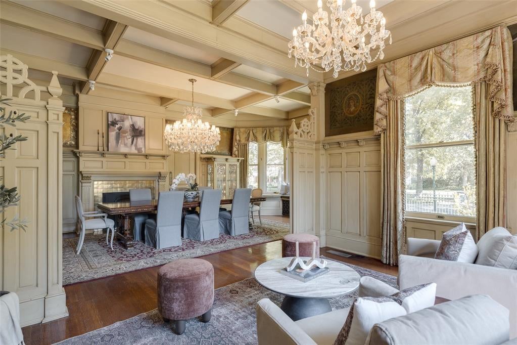 Oklahoma City, Oklahoma, 73103, United States, 5 Bedrooms Bedrooms, ,6 BathroomsBathrooms,Residential,Active,1810381