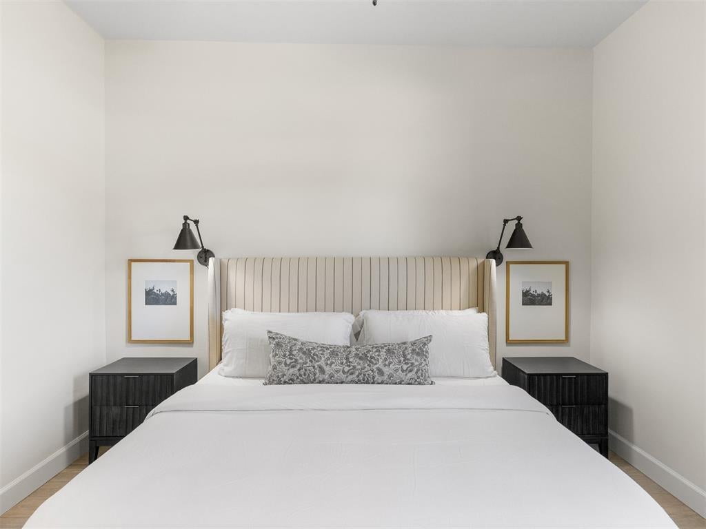 Eufaula, Oklahoma, 74432, United States, 5 Bedrooms Bedrooms, ,6 BathroomsBathrooms,Residential,Active,2015226