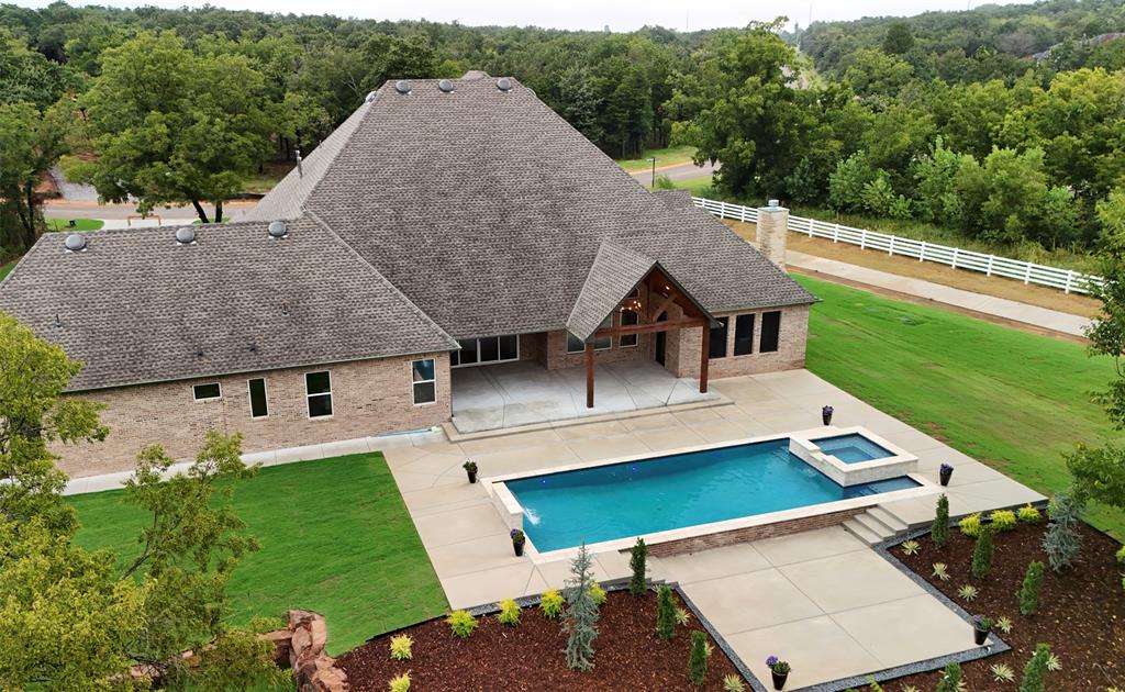 Edmond, Oklahoma, 73049, United States, 4 Bedrooms Bedrooms, ,6 BathroomsBathrooms,Residential,Active,1927661