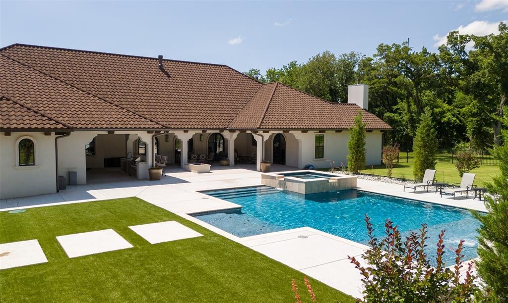 Jones, Oklahoma, 73049, United States, 6 Bedrooms Bedrooms, ,7 BathroomsBathrooms,Residential,Active,1953423