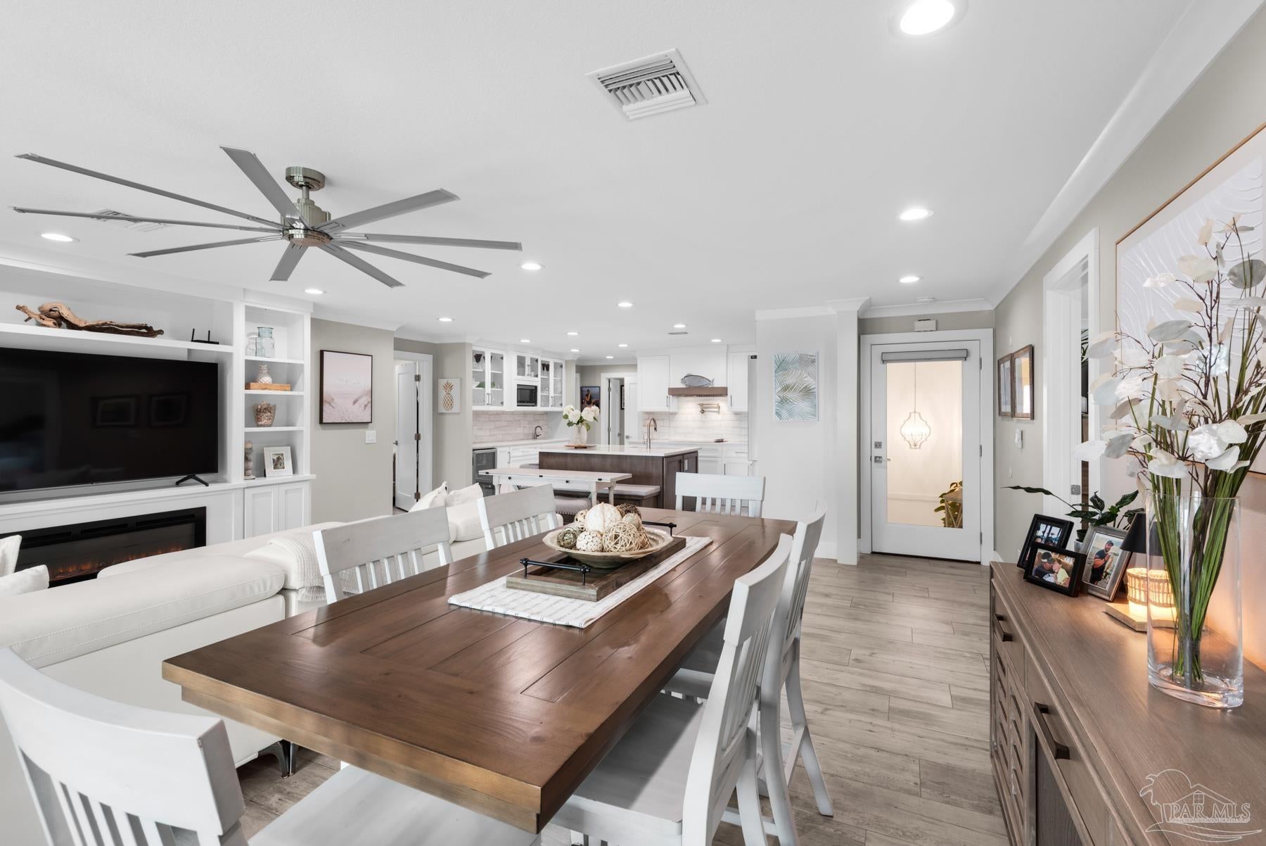 Gulf Breeze, Florida, 32563, United States, 3 Bedrooms Bedrooms, ,3 BathroomsBathrooms,Residential,Active,1920227