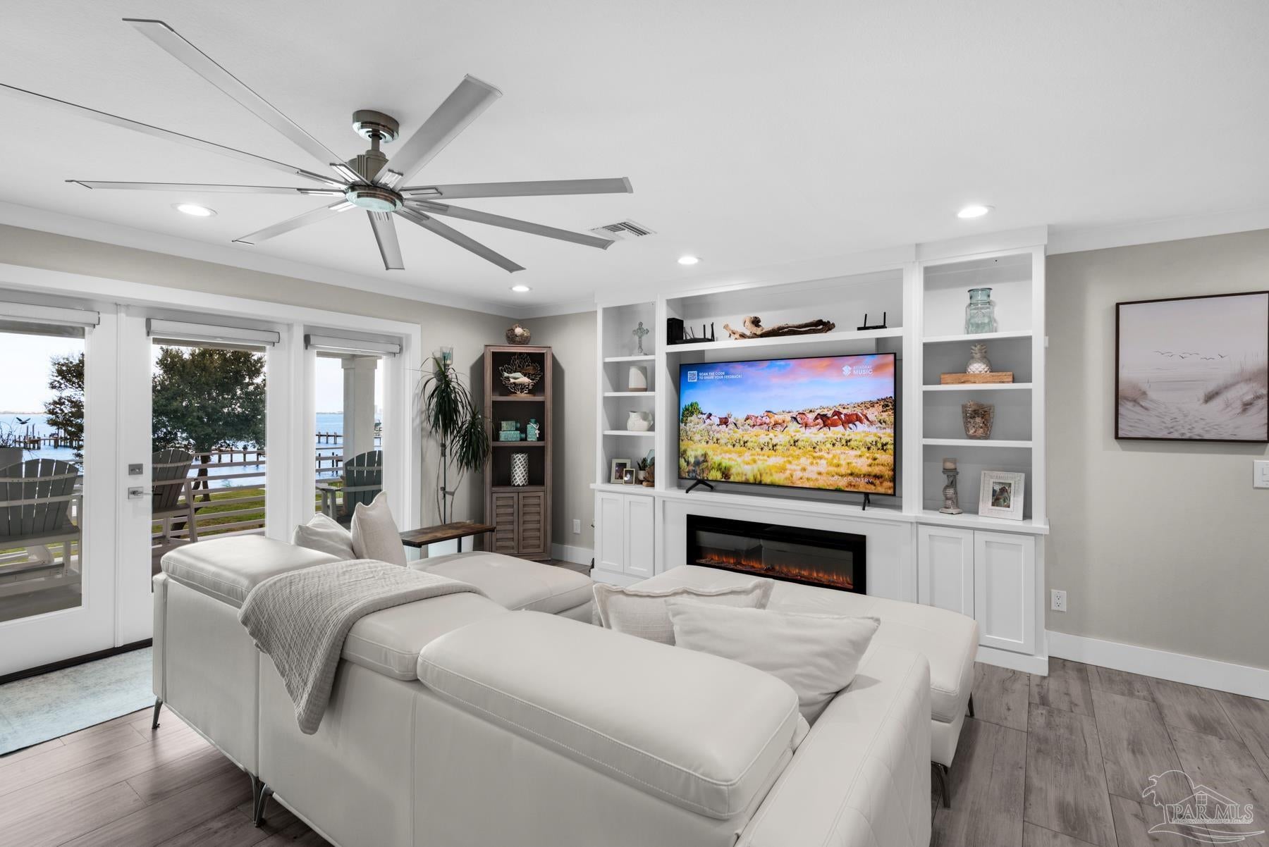 Gulf Breeze, Florida, 32563, United States, 3 Bedrooms Bedrooms, ,3 BathroomsBathrooms,Residential,Active,1920227