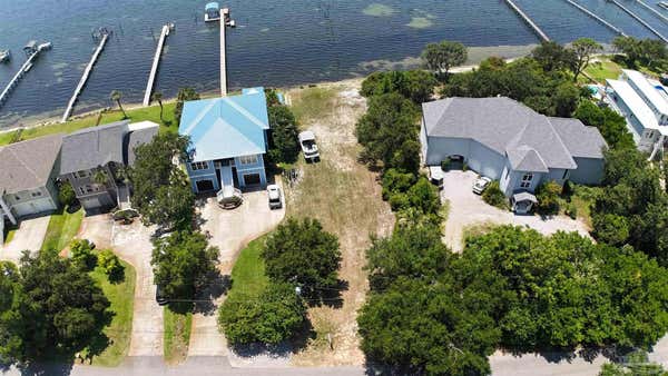 2959 BAY ST, GULF BREEZE, FL 32563, photo 4 of 7