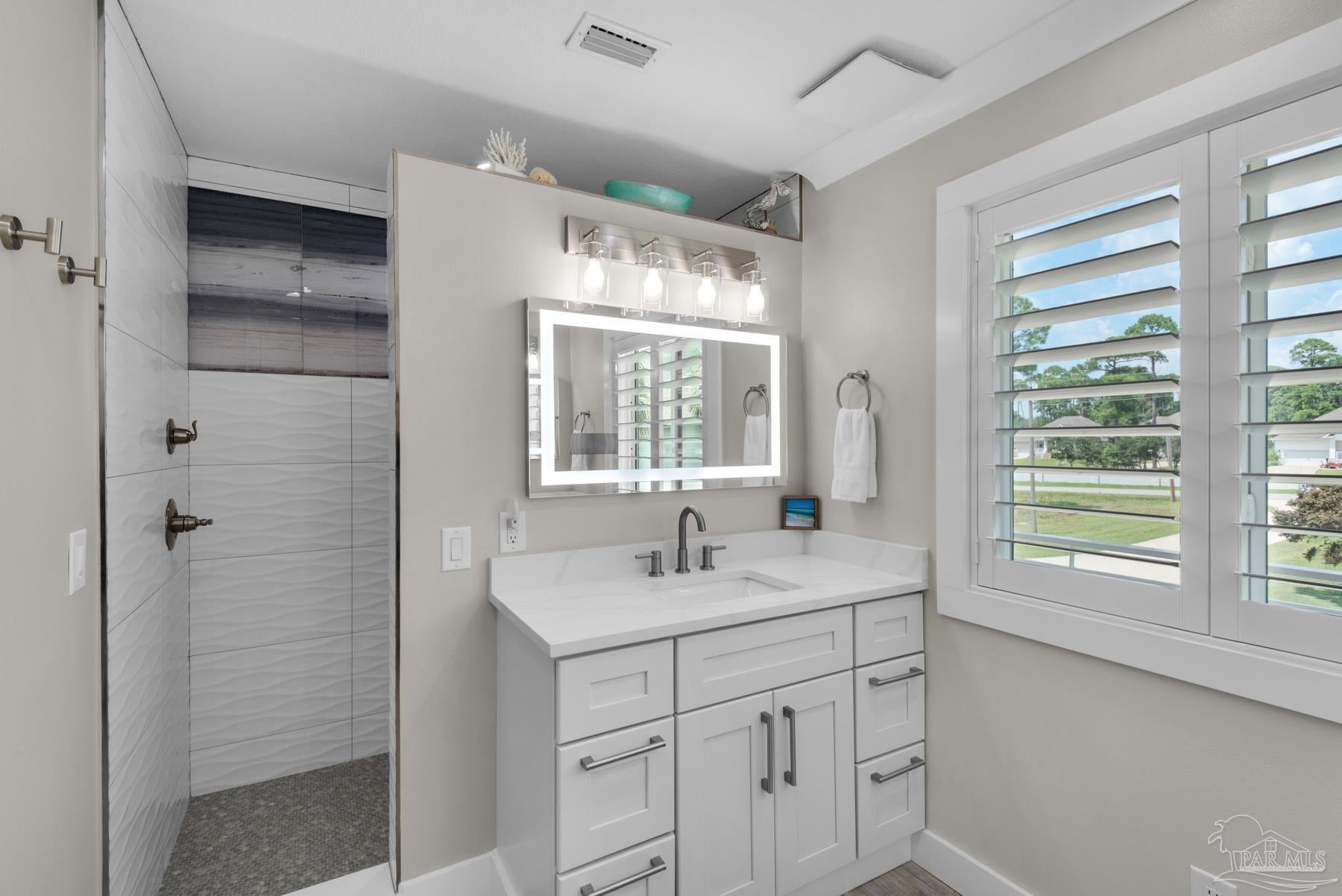 Gulf Breeze, Florida, 32563, United States, 3 Bedrooms Bedrooms, ,3 BathroomsBathrooms,Residential,Active,1920227