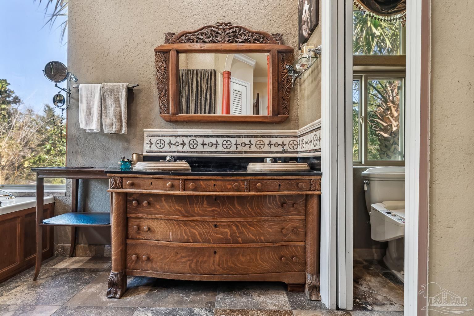 Pensacola, Florida, 32507, United States, ,4 BathroomsBathrooms,Residential,Active,1765053