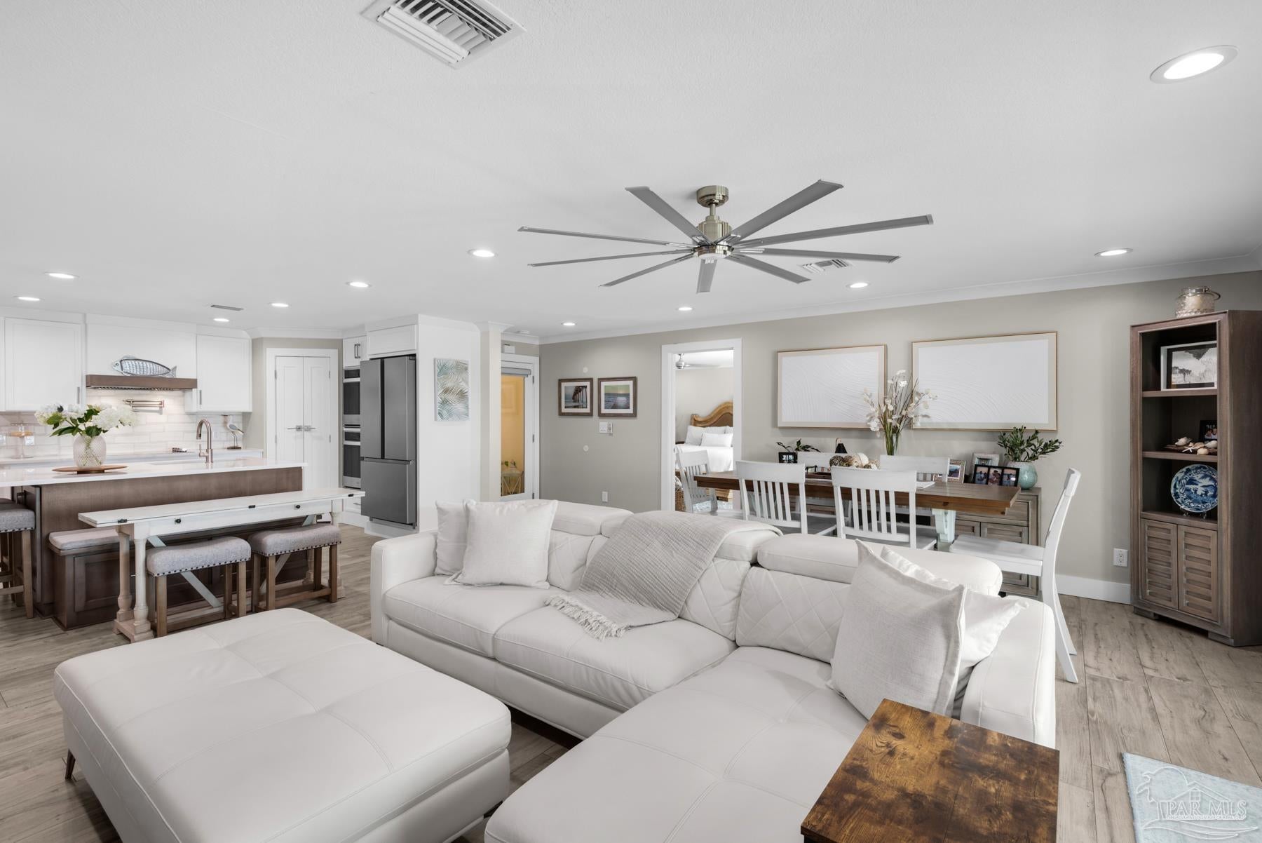 Gulf Breeze, Florida, 32563, United States, 3 Bedrooms Bedrooms, ,3 BathroomsBathrooms,Residential,Active,1920227