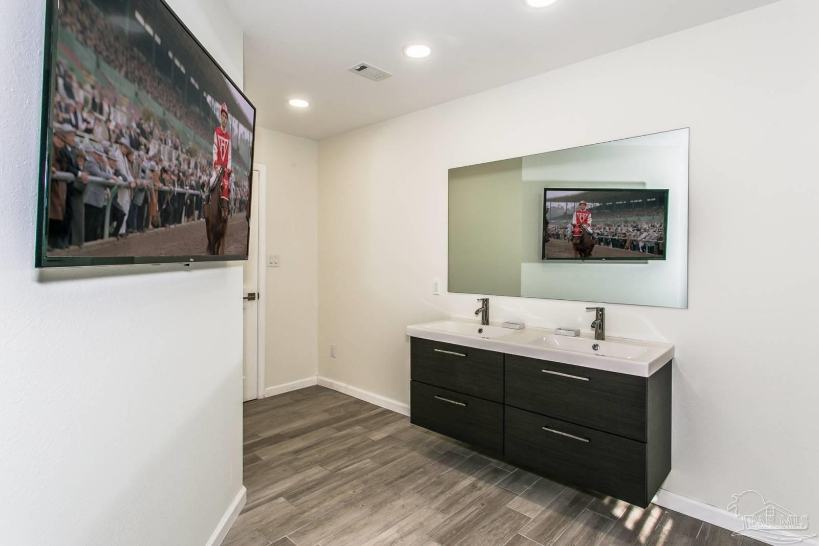 Gulf Breeze, Florida, 32563, United States, 3 Bedrooms Bedrooms, ,3 BathroomsBathrooms,Residential,Active,1967295