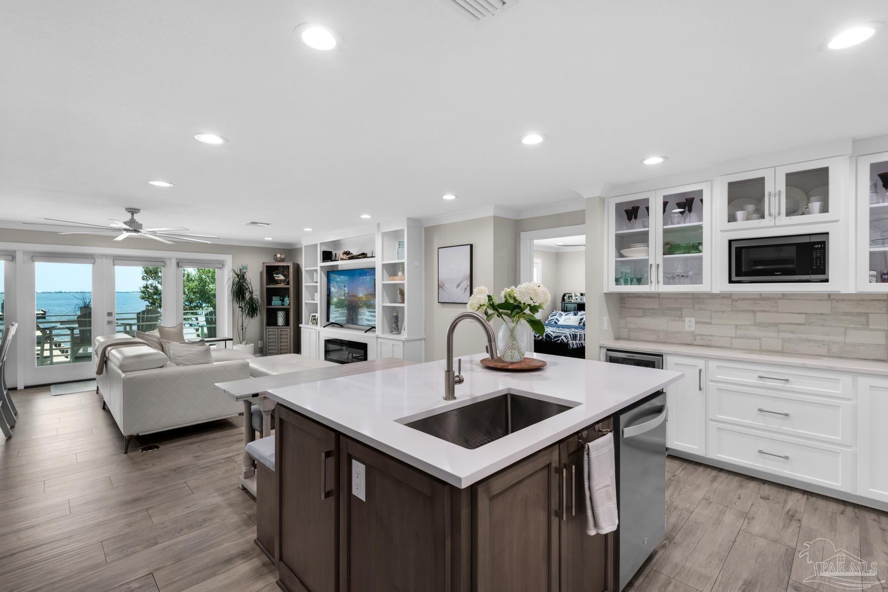 Gulf Breeze, Florida, 32563, United States, 3 Bedrooms Bedrooms, ,3 BathroomsBathrooms,Residential,Active,1920227