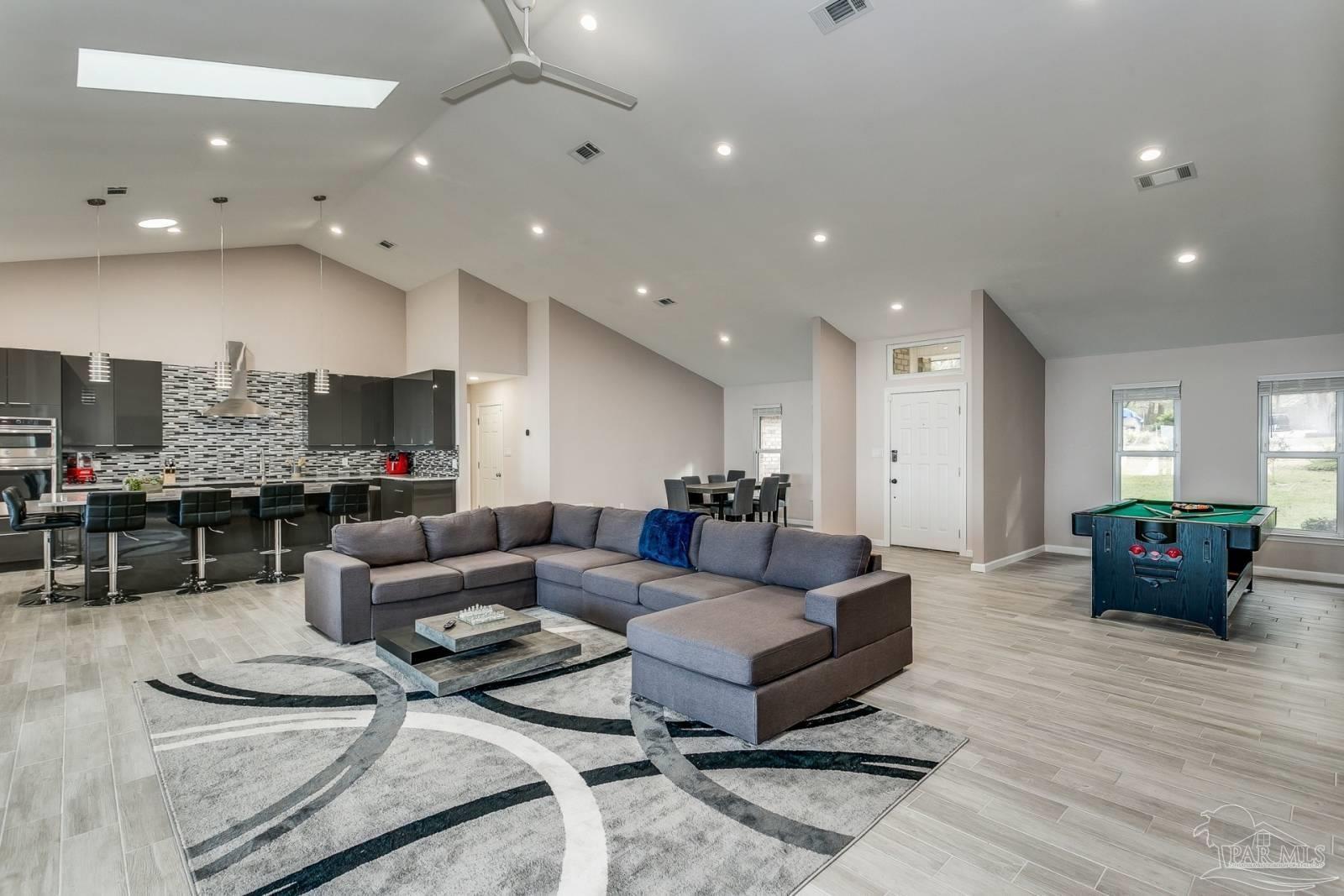 Gulf Breeze, Florida, 32563, United States, 3 Bedrooms Bedrooms, ,3 BathroomsBathrooms,Residential,Active,1967295