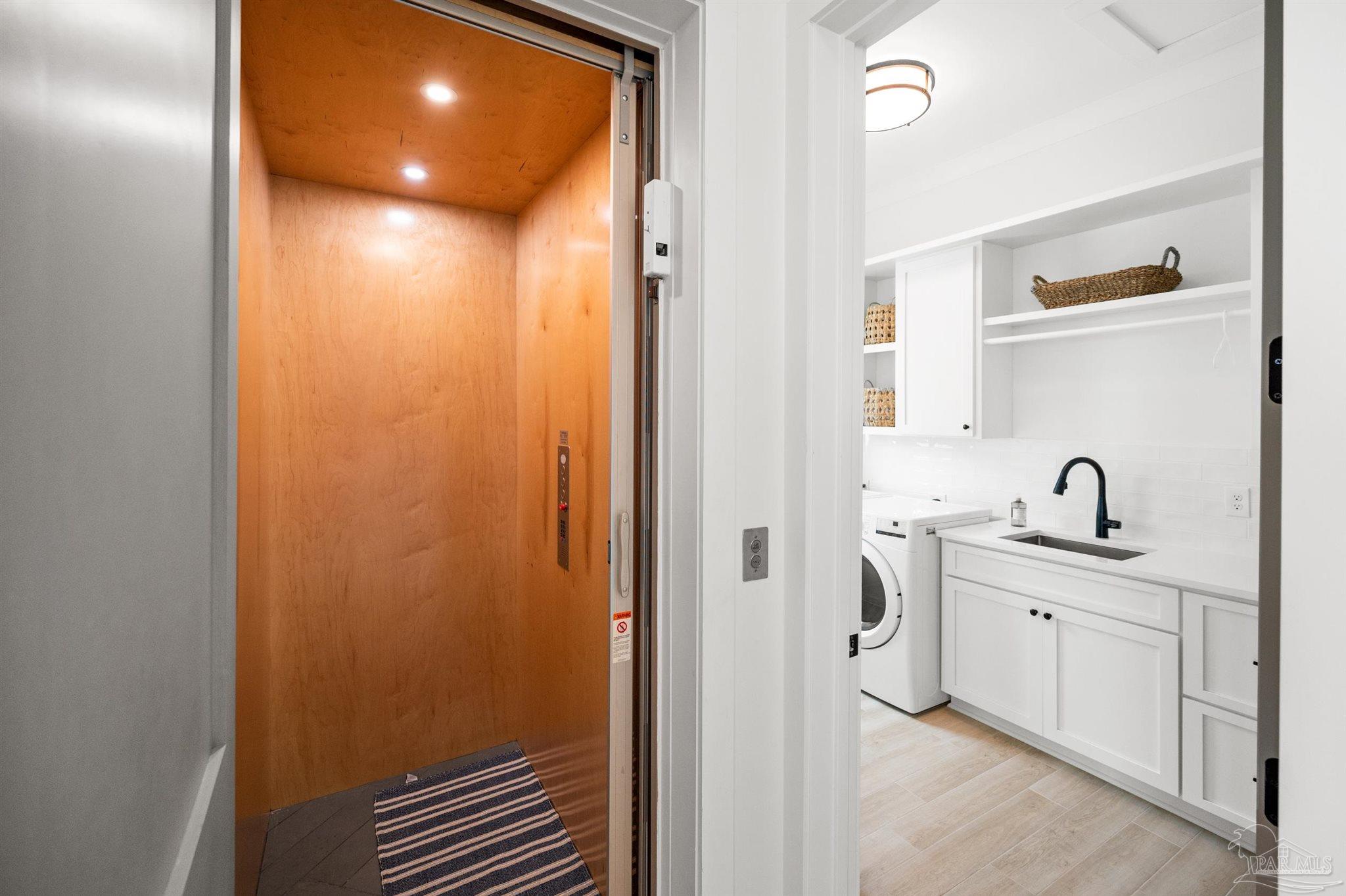 Pensacola, Florida, 32507, United States, 5 Bedrooms Bedrooms, ,6 BathroomsBathrooms,Residential,Active,2002322