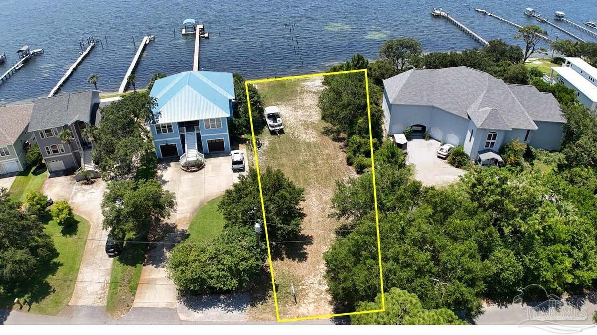 2959 BAY ST, GULF BREEZE, FL 32563, photo 1 of 7