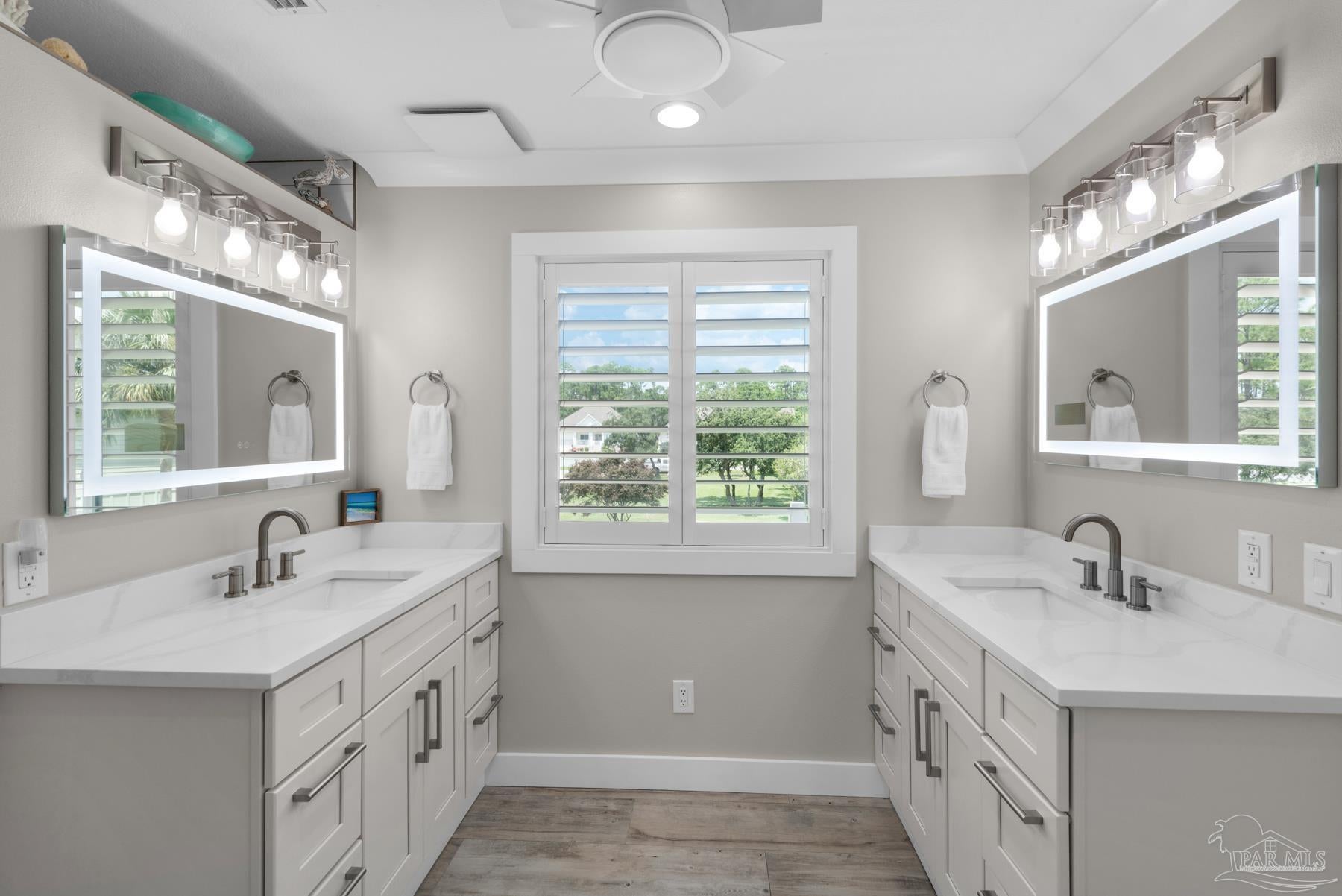 Gulf Breeze, Florida, 32563, United States, 3 Bedrooms Bedrooms, ,3 BathroomsBathrooms,Residential,Active,1920227