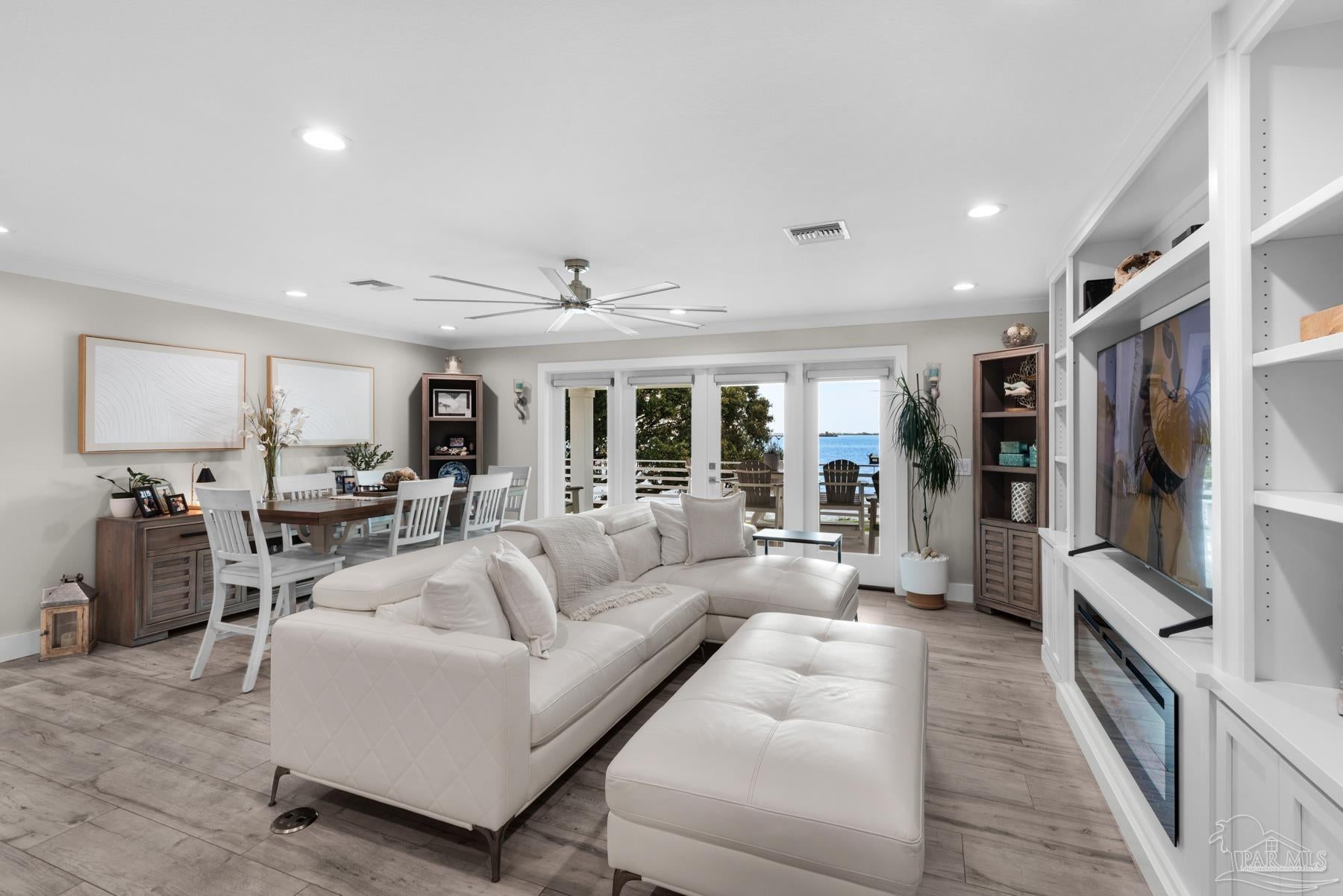 Gulf Breeze, Florida, 32563, United States, 3 Bedrooms Bedrooms, ,3 BathroomsBathrooms,Residential,Active,1920227