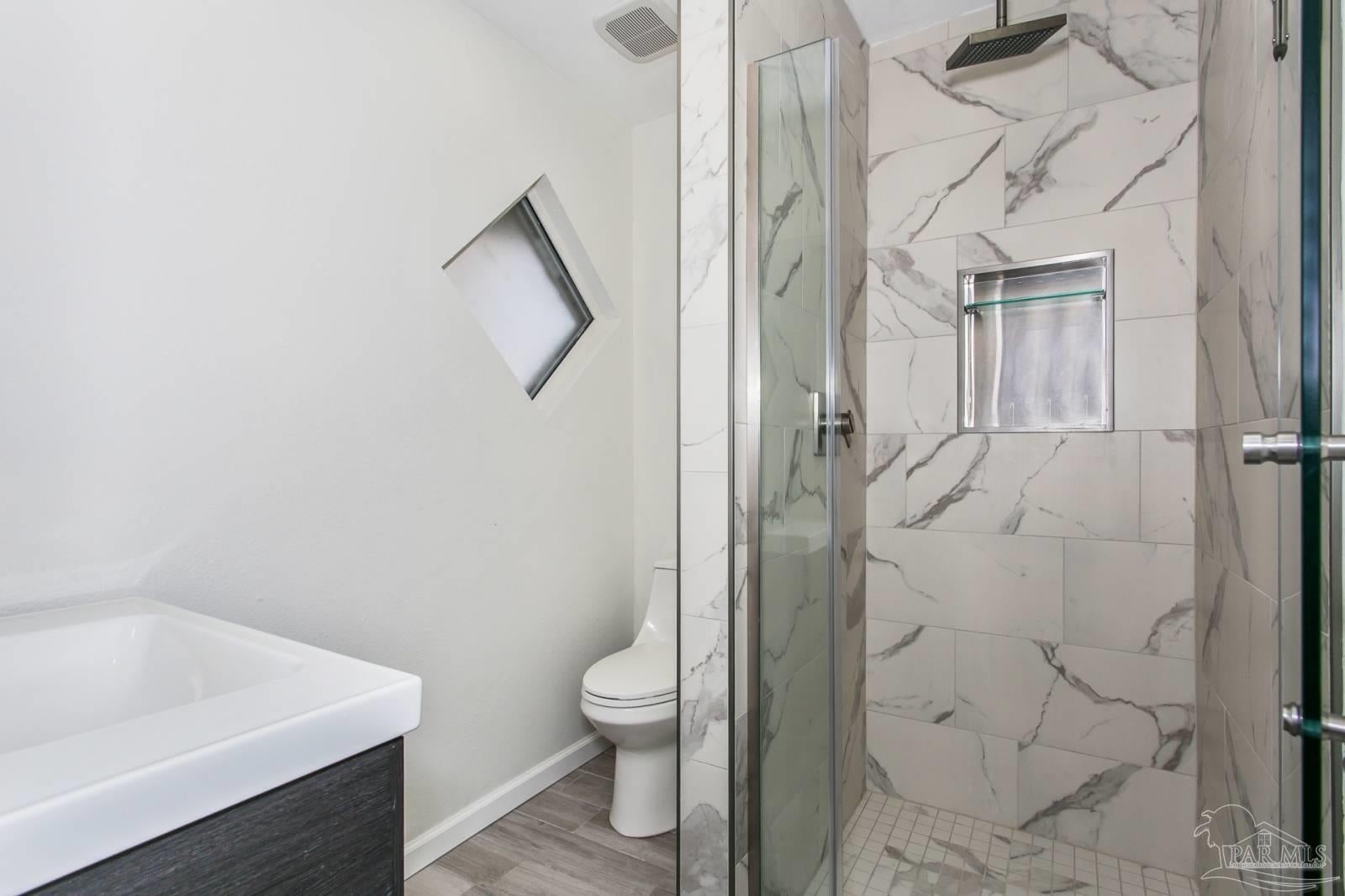 Gulf Breeze, Florida, 32563, United States, 3 Bedrooms Bedrooms, ,3 BathroomsBathrooms,Residential,Active,1967295