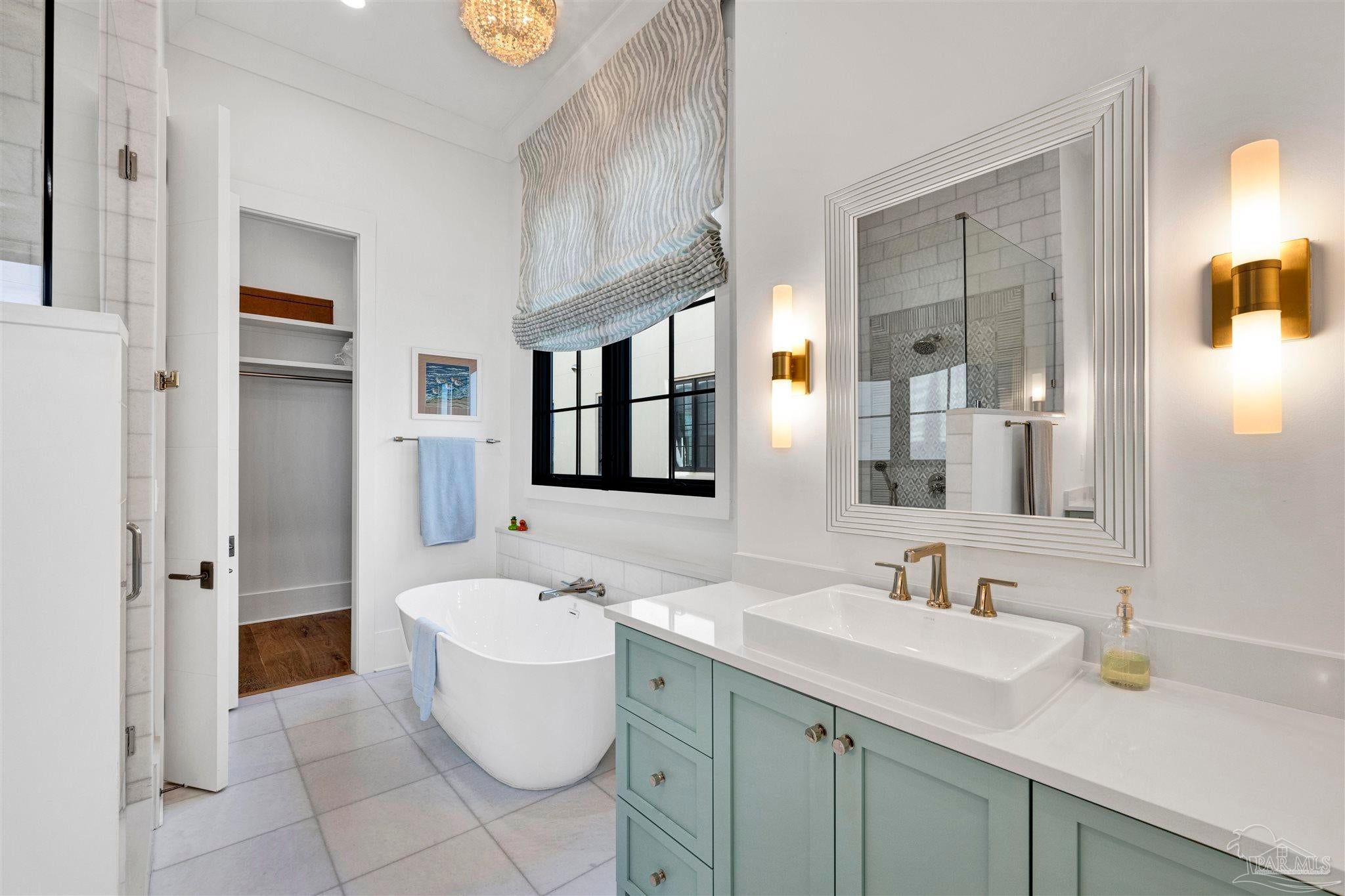 Pensacola, Florida, 32507, United States, 5 Bedrooms Bedrooms, ,6 BathroomsBathrooms,Residential,Active,2015805