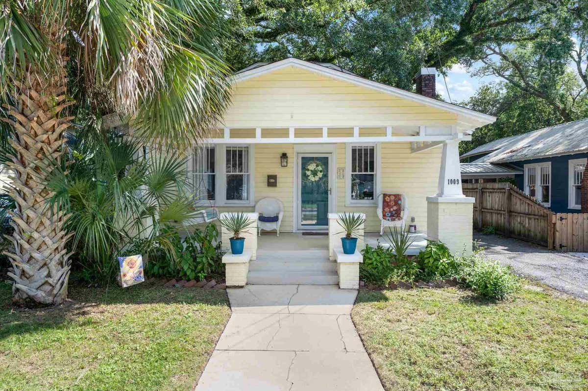 1009 E LLOYD ST, PENSACOLA, FL 32503, photo 1 of 29