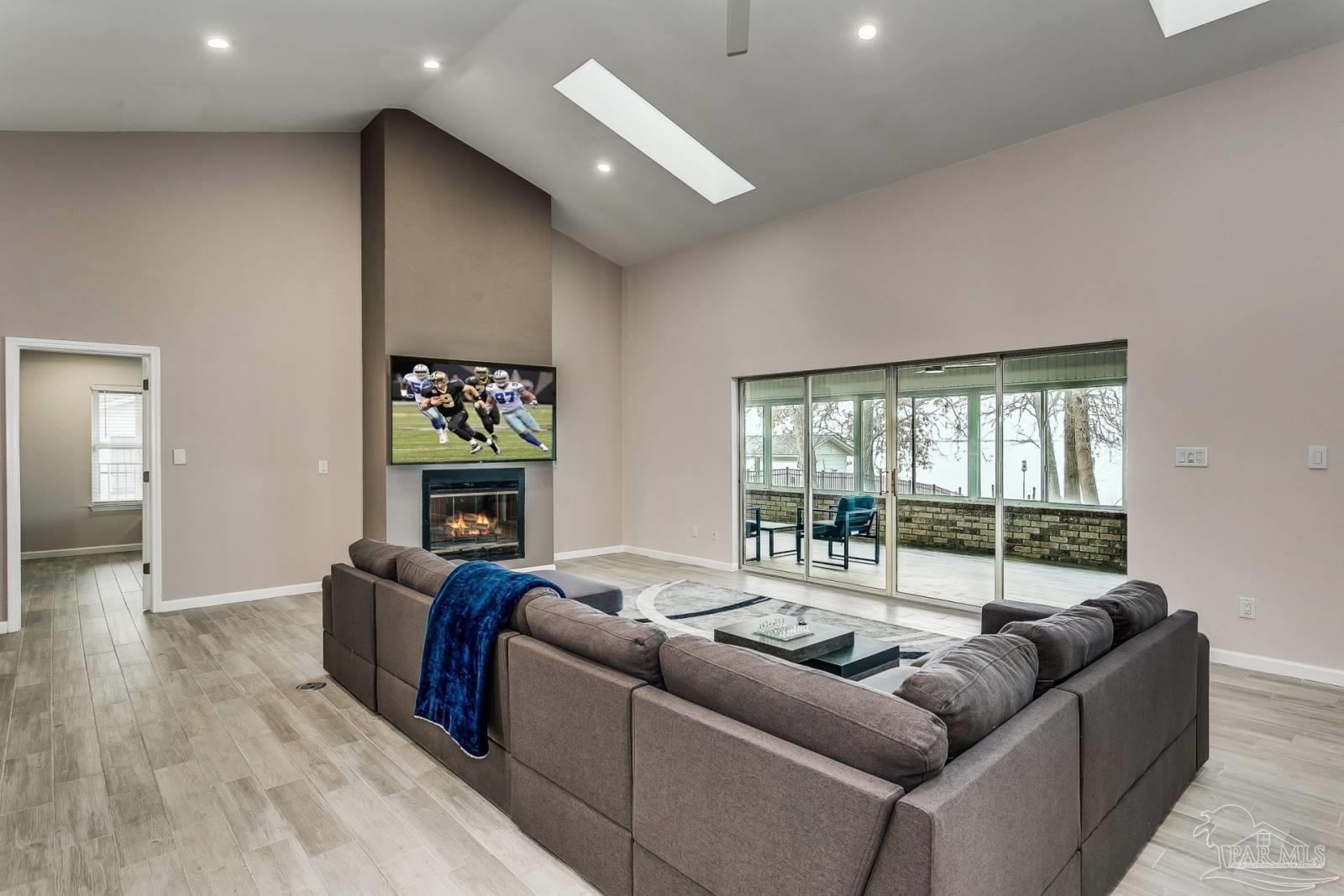 Gulf Breeze, Florida, 32563, United States, 3 Bedrooms Bedrooms, ,3 BathroomsBathrooms,Residential,Active,1967295