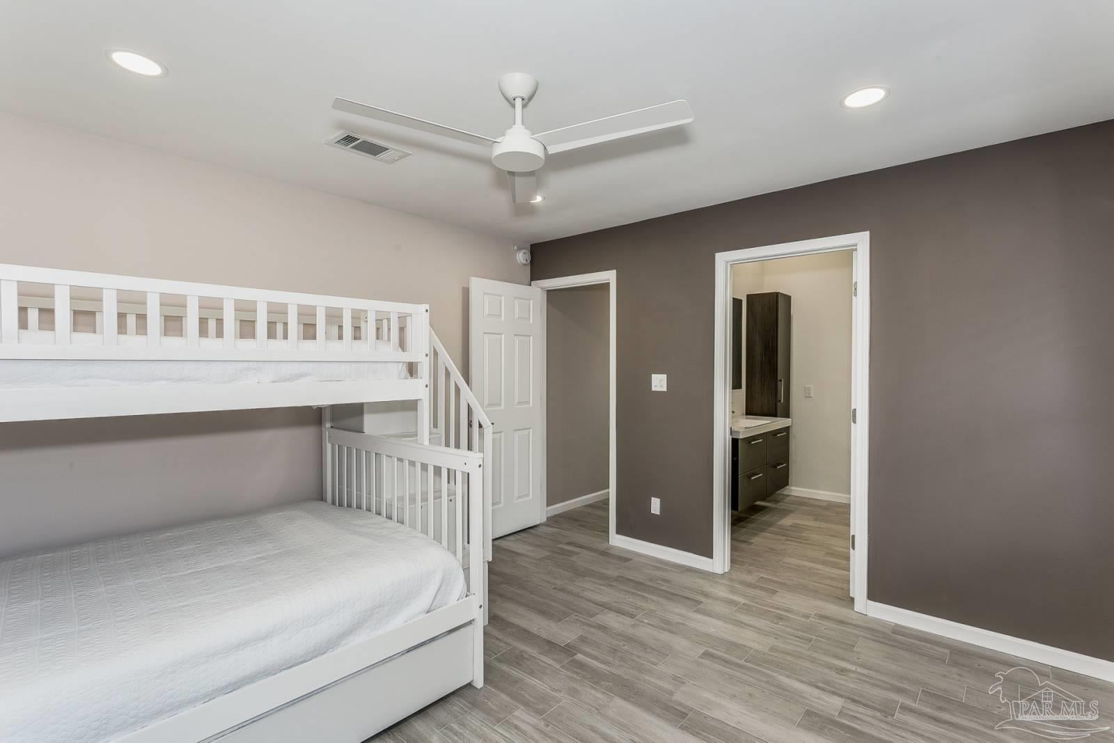 Gulf Breeze, Florida, 32563, United States, 3 Bedrooms Bedrooms, ,3 BathroomsBathrooms,Residential,Active,1967295