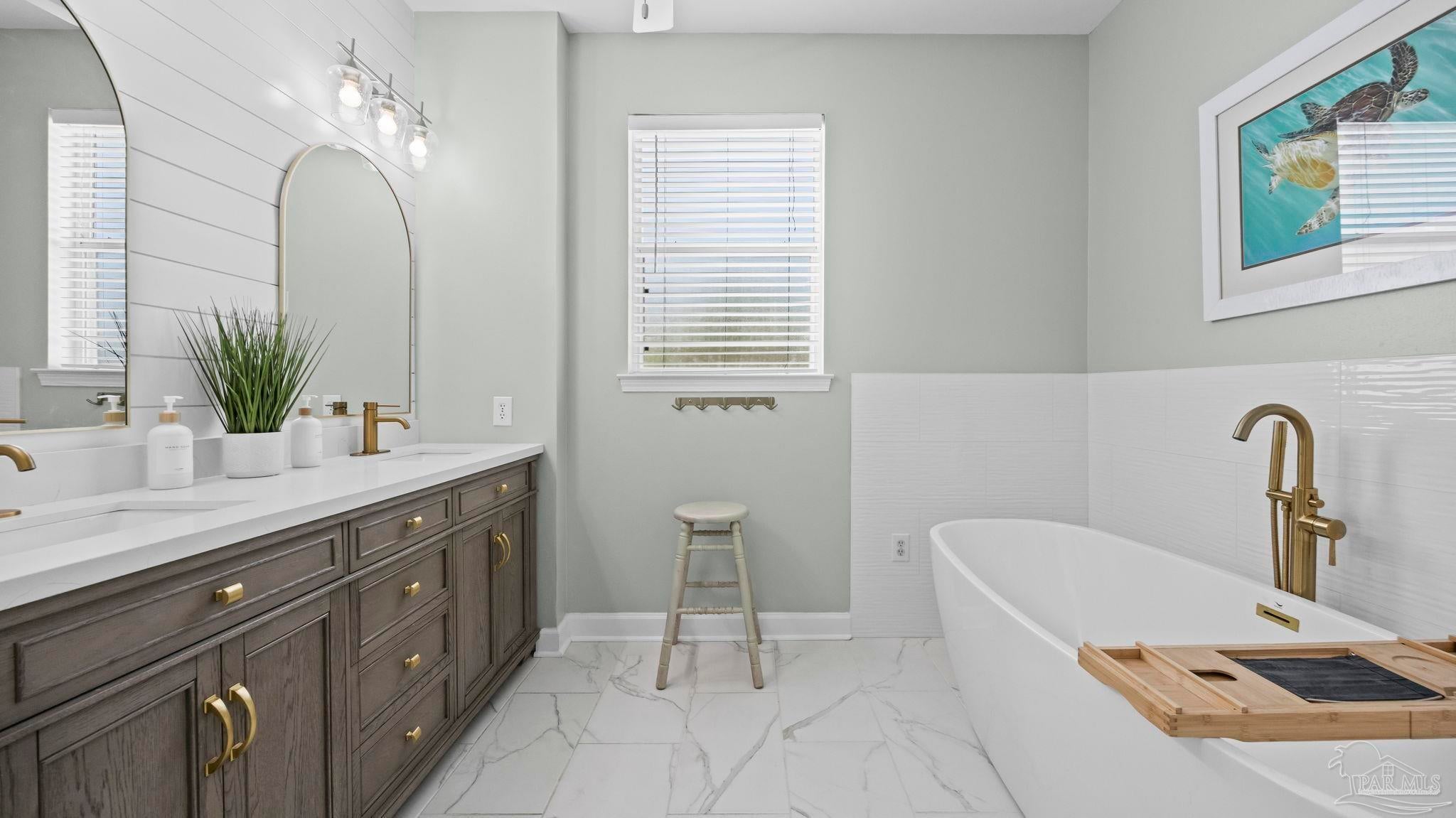 Orange Beach, Alabama, 36561, United States, 4 Bedrooms Bedrooms, ,3 BathroomsBathrooms,Residential,Active,1929718