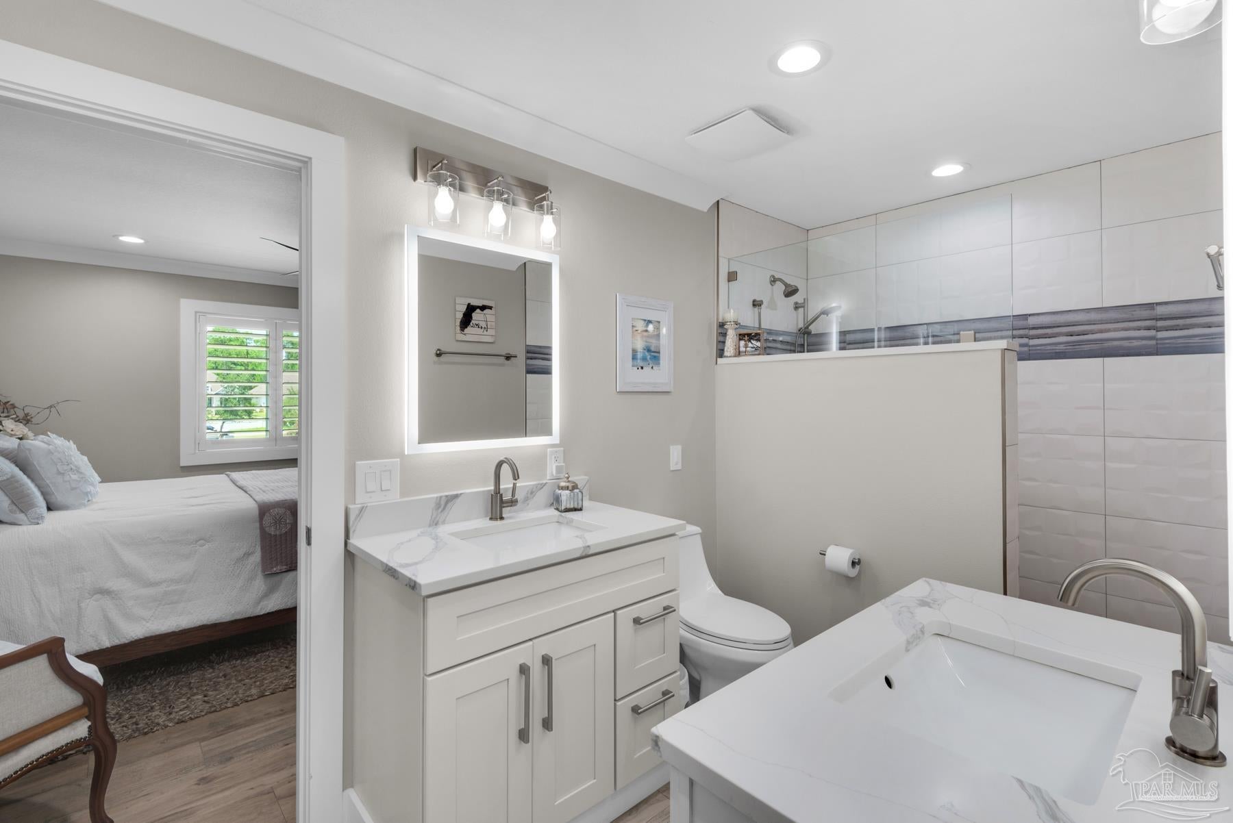 Gulf Breeze, Florida, 32563, United States, 3 Bedrooms Bedrooms, ,3 BathroomsBathrooms,Residential,Active,1920227