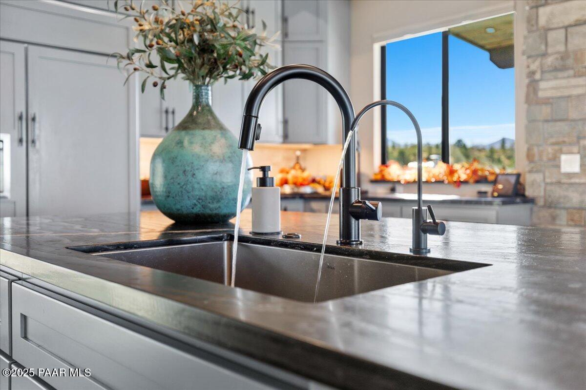 Prescott, Arizona, 86305, United States, 5 Bedrooms Bedrooms, ,6 BathroomsBathrooms,Residential,Active,1973319