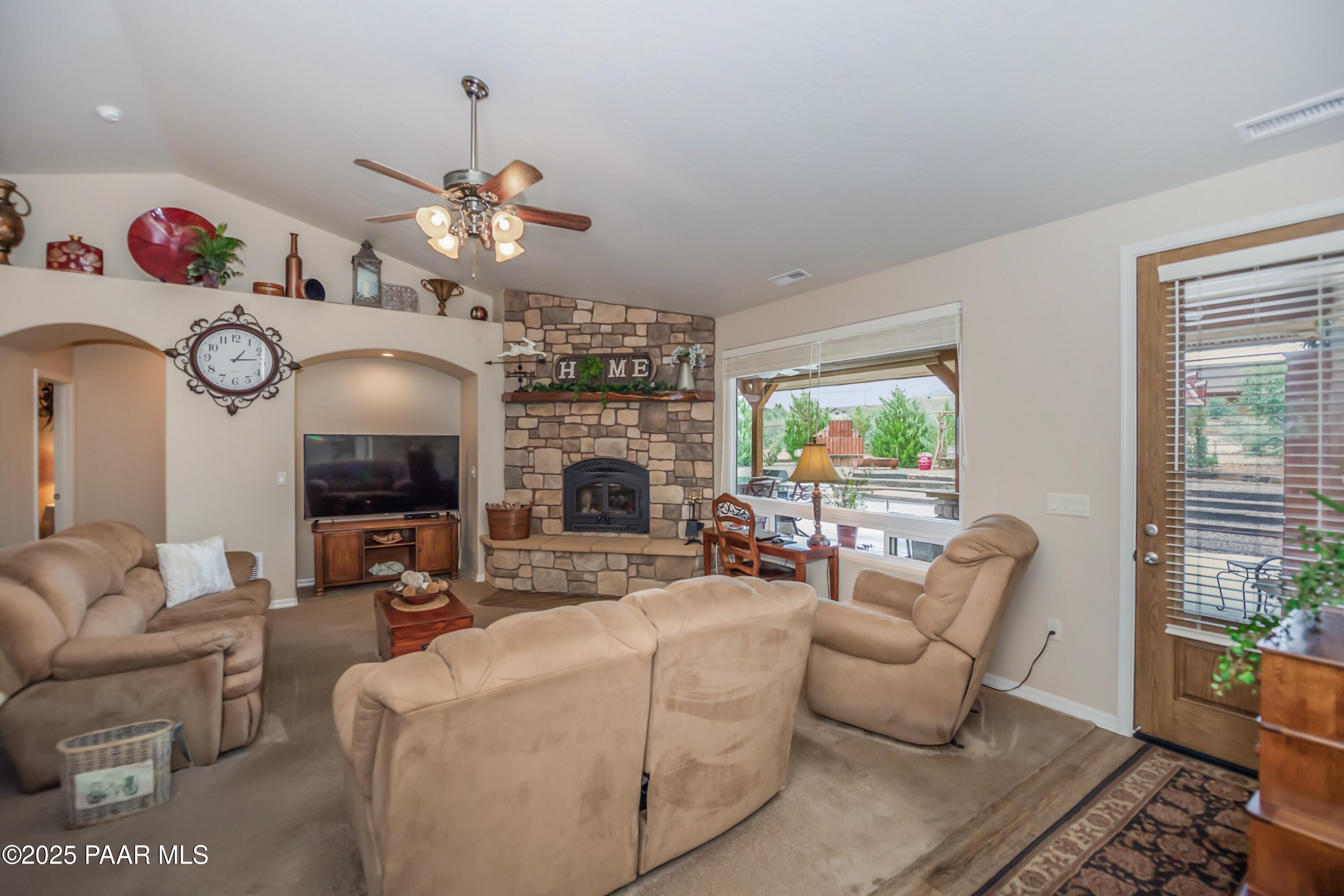 Dewey-Humboldt, Arizona, 86327, United States, 3 Bedrooms Bedrooms, ,4 BathroomsBathrooms,Residential,Active,1879993