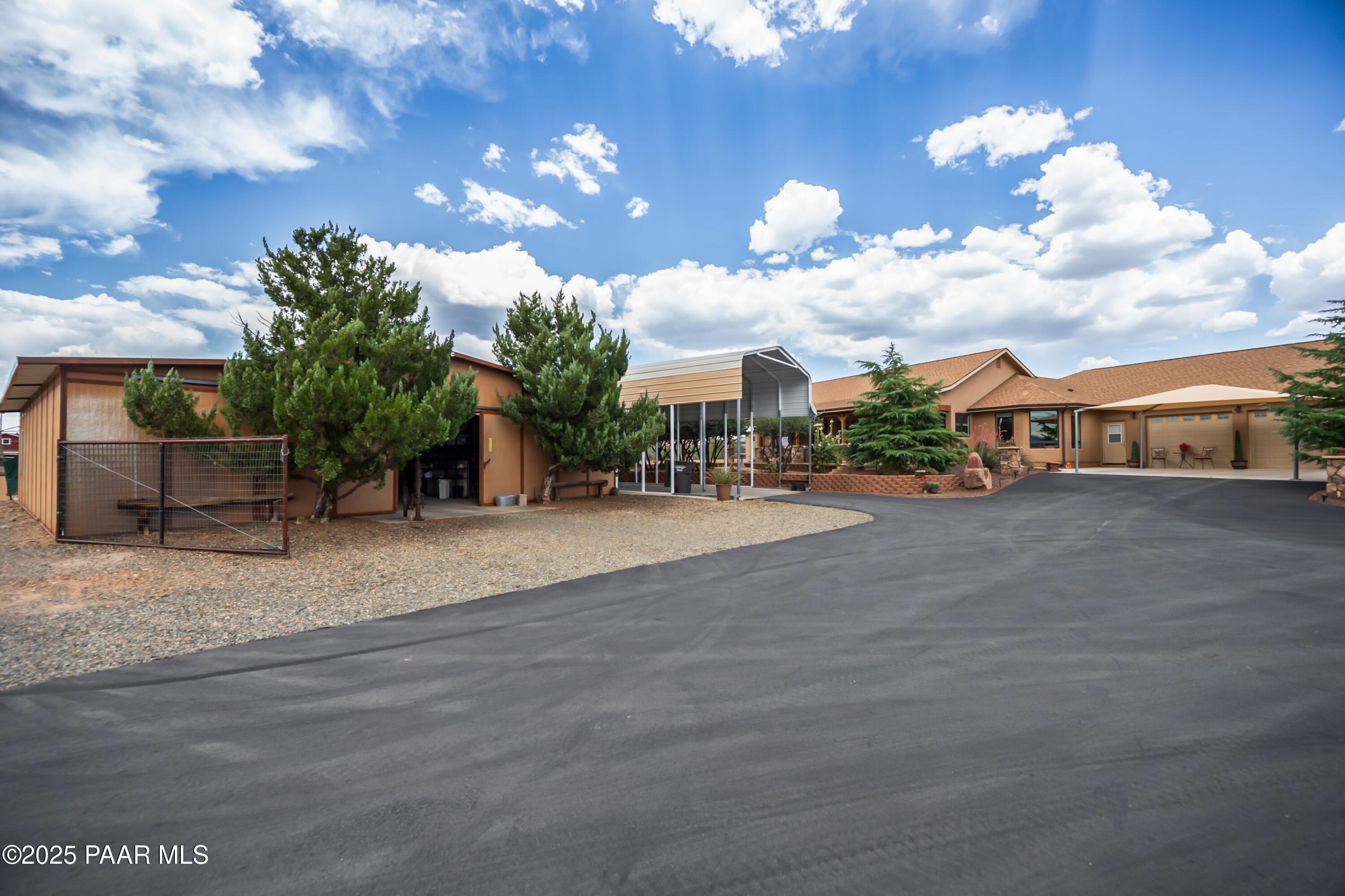 Dewey-Humboldt, Arizona, 86327, United States, 3 Bedrooms Bedrooms, ,4 BathroomsBathrooms,Residential,Active,1879993