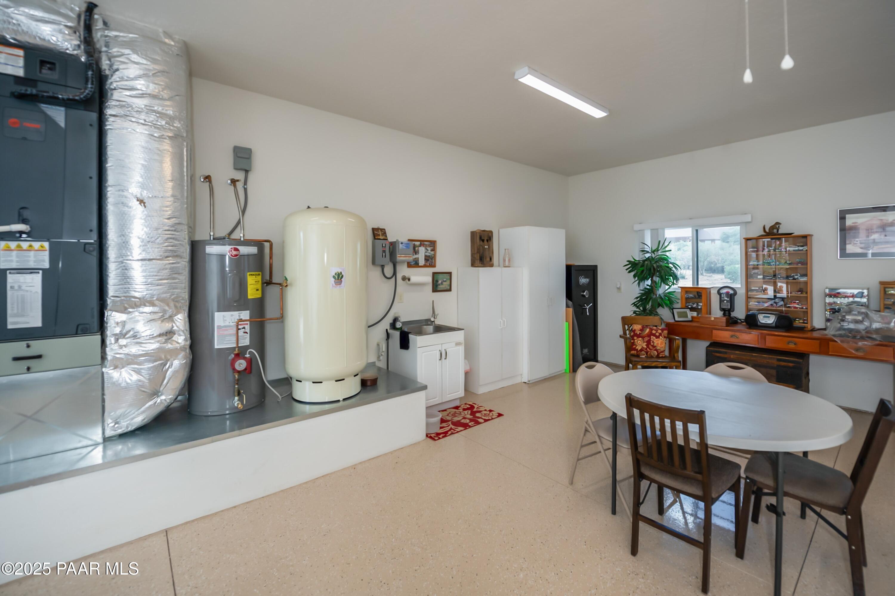 Dewey-Humboldt, Arizona, 86327, United States, 3 Bedrooms Bedrooms, ,4 BathroomsBathrooms,Residential,Active,1879993