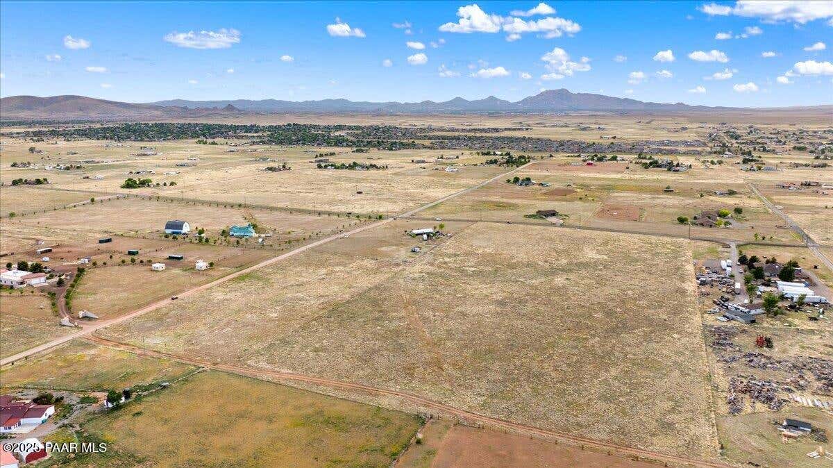 8855 N COYOTE Spgs RD